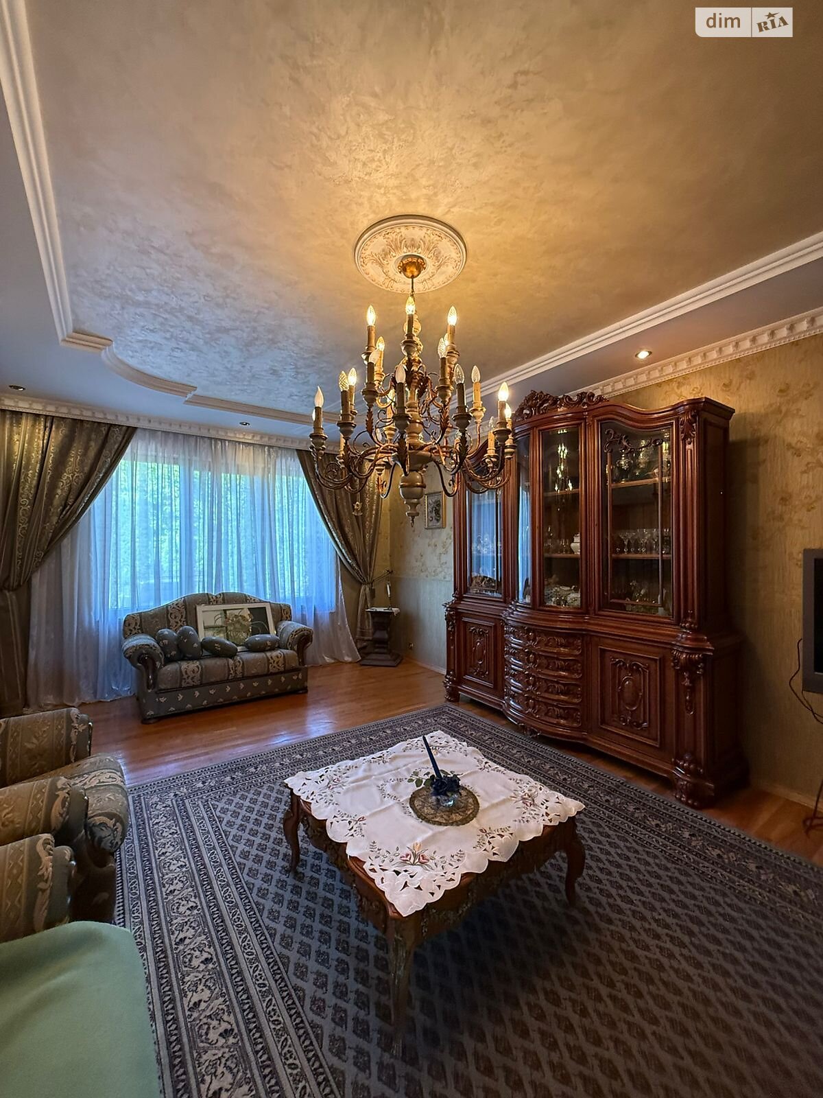 двоповерховий будинок з верандою, 420 кв. м, цегла. Продаж в Ужгороді, район Центр фото 1 двоповерховий будинок з верандою, 420 кв. м, цегла. Продаж в Ужгороді, район Центр фото 1