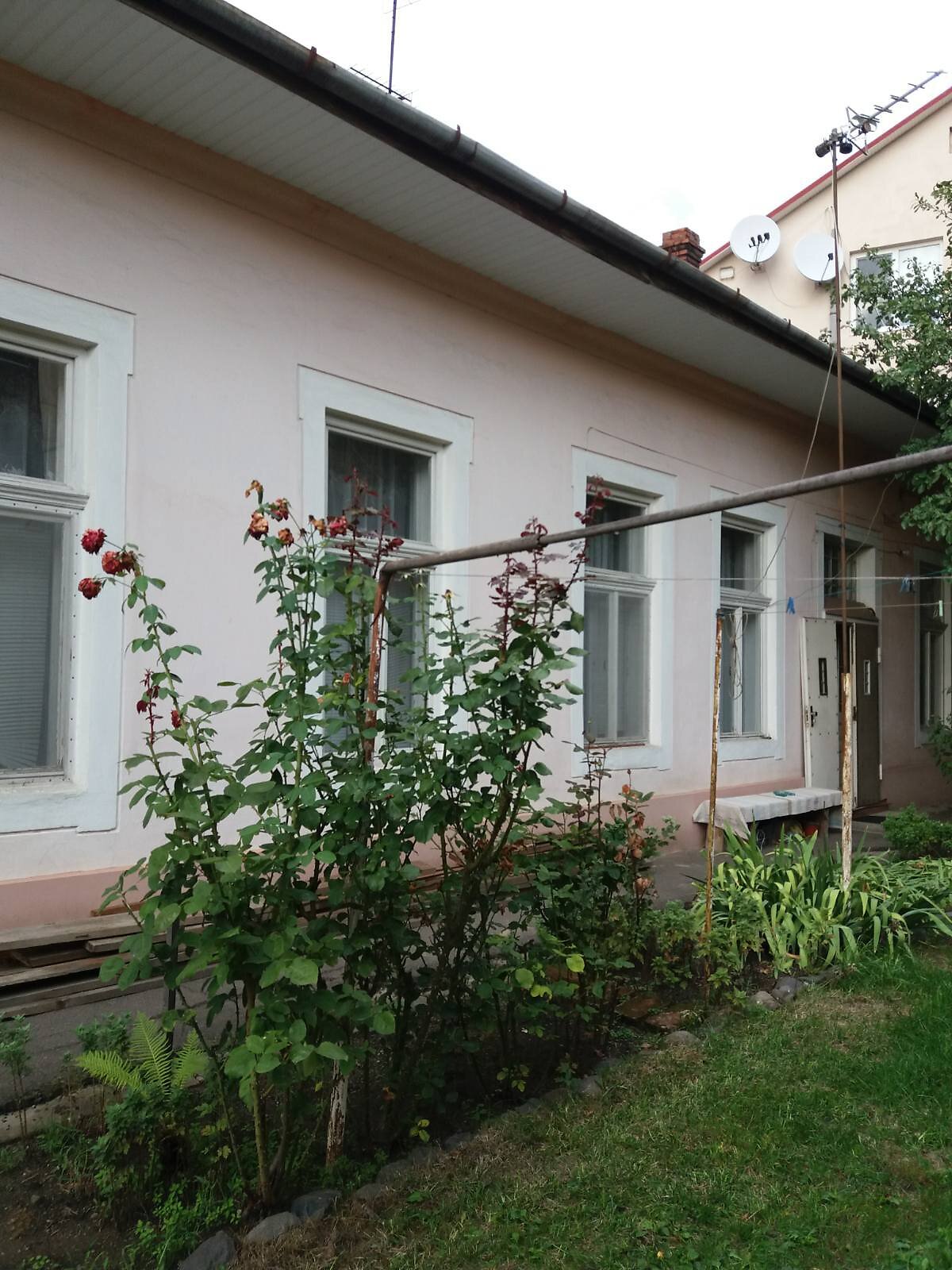 одноэтажный дом, 150 кв. м, кирпич. Продажа в Ужгороде район Центр фото 1