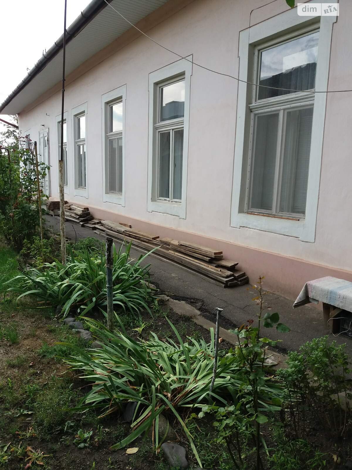 одноэтажный дом, 150 кв. м, кирпич. Продажа в Ужгороде район Центр фото 1