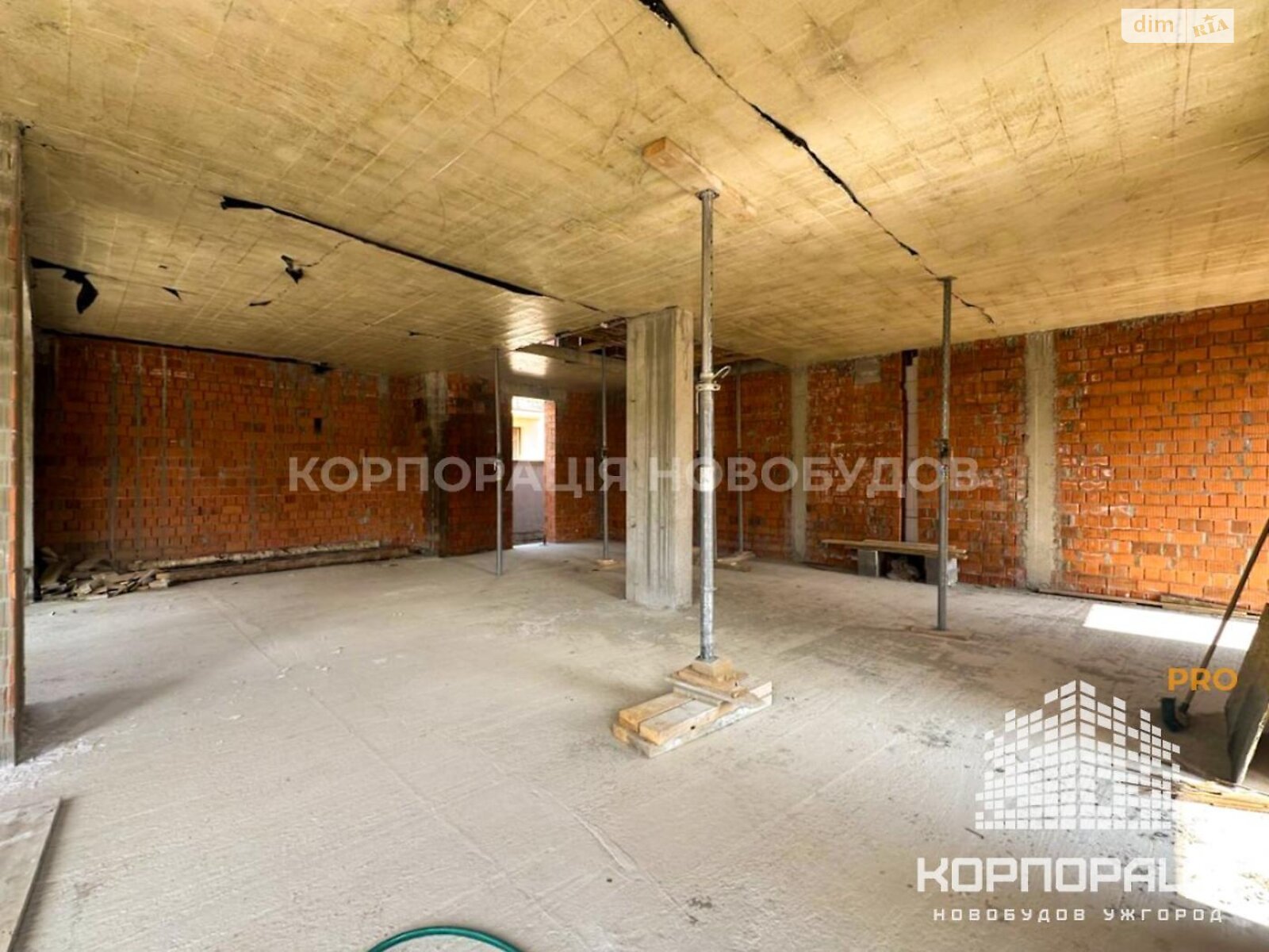 двоповерховий будинок, 200 кв. м, кирпич. Продаж в Ужгороді, район Центр фото 1 двоповерховий будинок, 200 кв. м, кирпич. Продаж в Ужгороді, район Центр фото 1