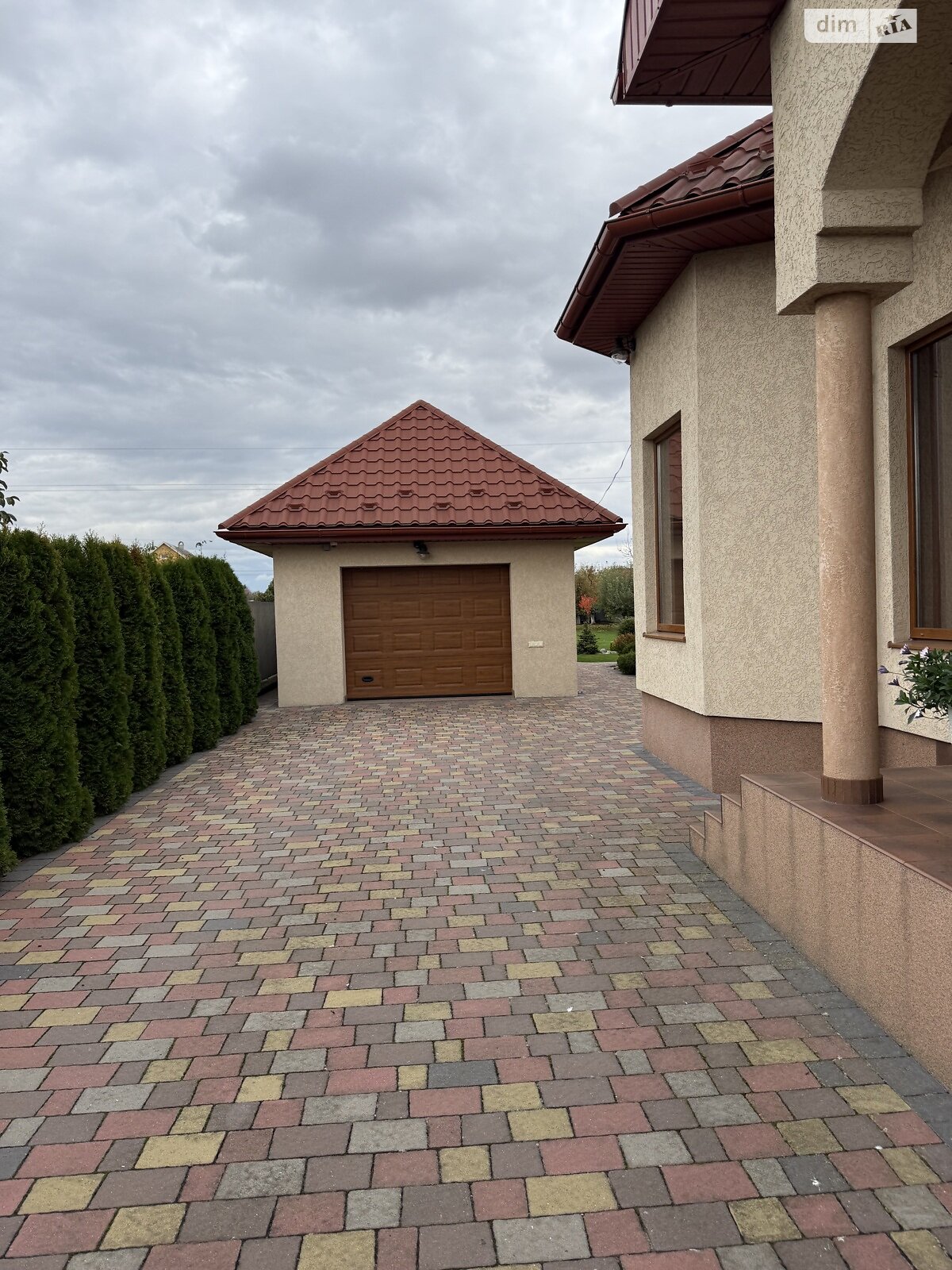 одноэтажный дом с гаражом, 150 кв. м, кирпич. Продажа в Ужгороде район Центр фото 1 одноэтажный дом с гаражом, 150 кв. м, кирпич. Продажа в Ужгороде район Центр фото 1