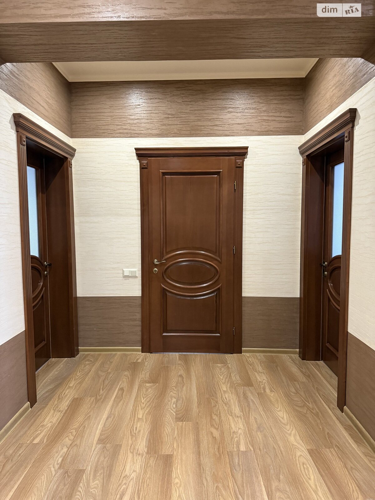 одноэтажный дом с гаражом, 150 кв. м, кирпич. Продажа в Ужгороде район Центр фото 1 одноэтажный дом с гаражом, 150 кв. м, кирпич. Продажа в Ужгороде район Центр фото 1