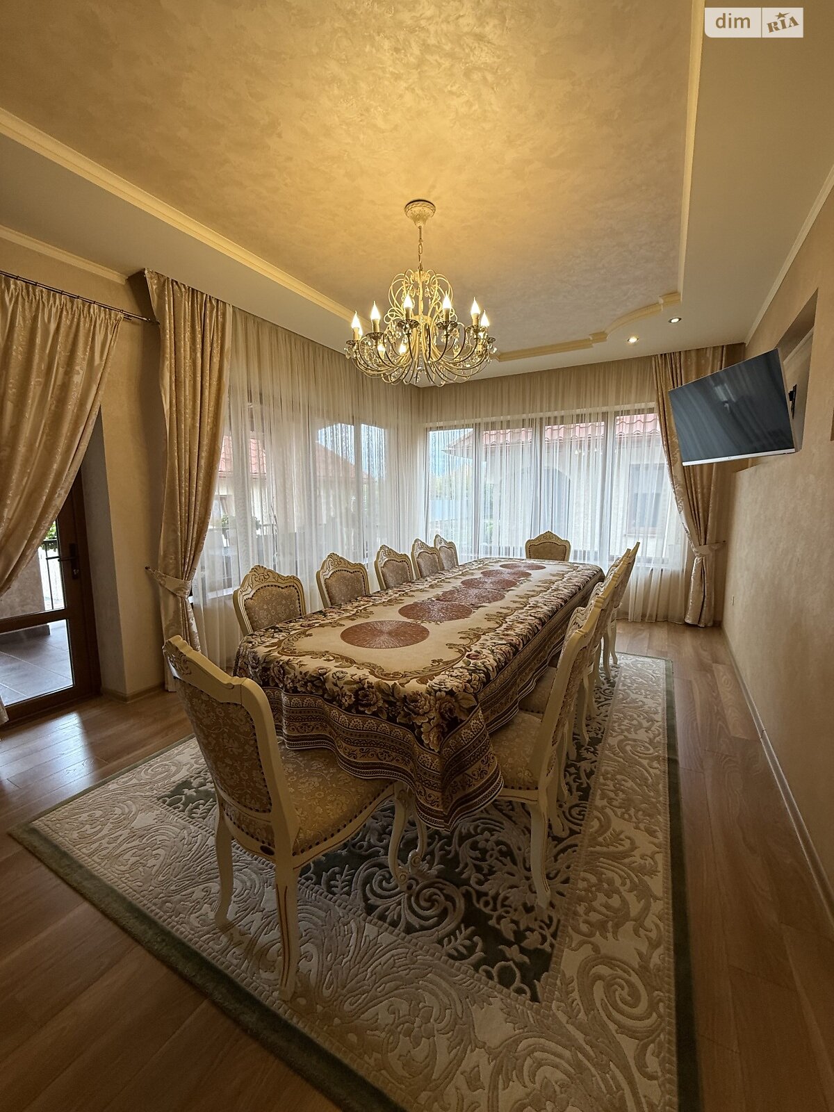 одноэтажный дом с гаражом, 150 кв. м, кирпич. Продажа в Ужгороде район Центр фото 1 одноэтажный дом с гаражом, 150 кв. м, кирпич. Продажа в Ужгороде район Центр фото 1