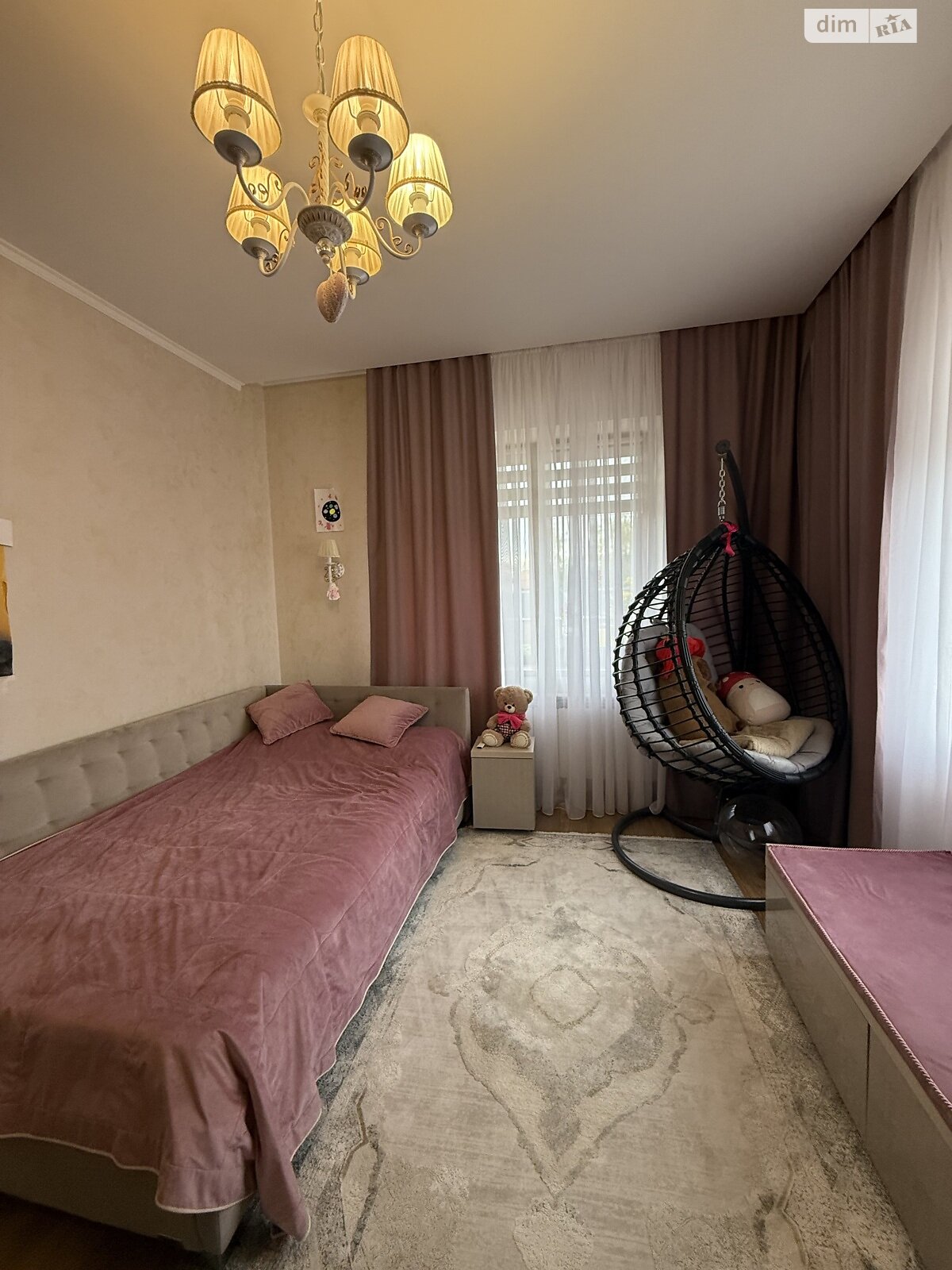 одноэтажный дом с гаражом, 150 кв. м, кирпич. Продажа в Ужгороде район Центр фото 1 одноэтажный дом с гаражом, 150 кв. м, кирпич. Продажа в Ужгороде район Центр фото 1