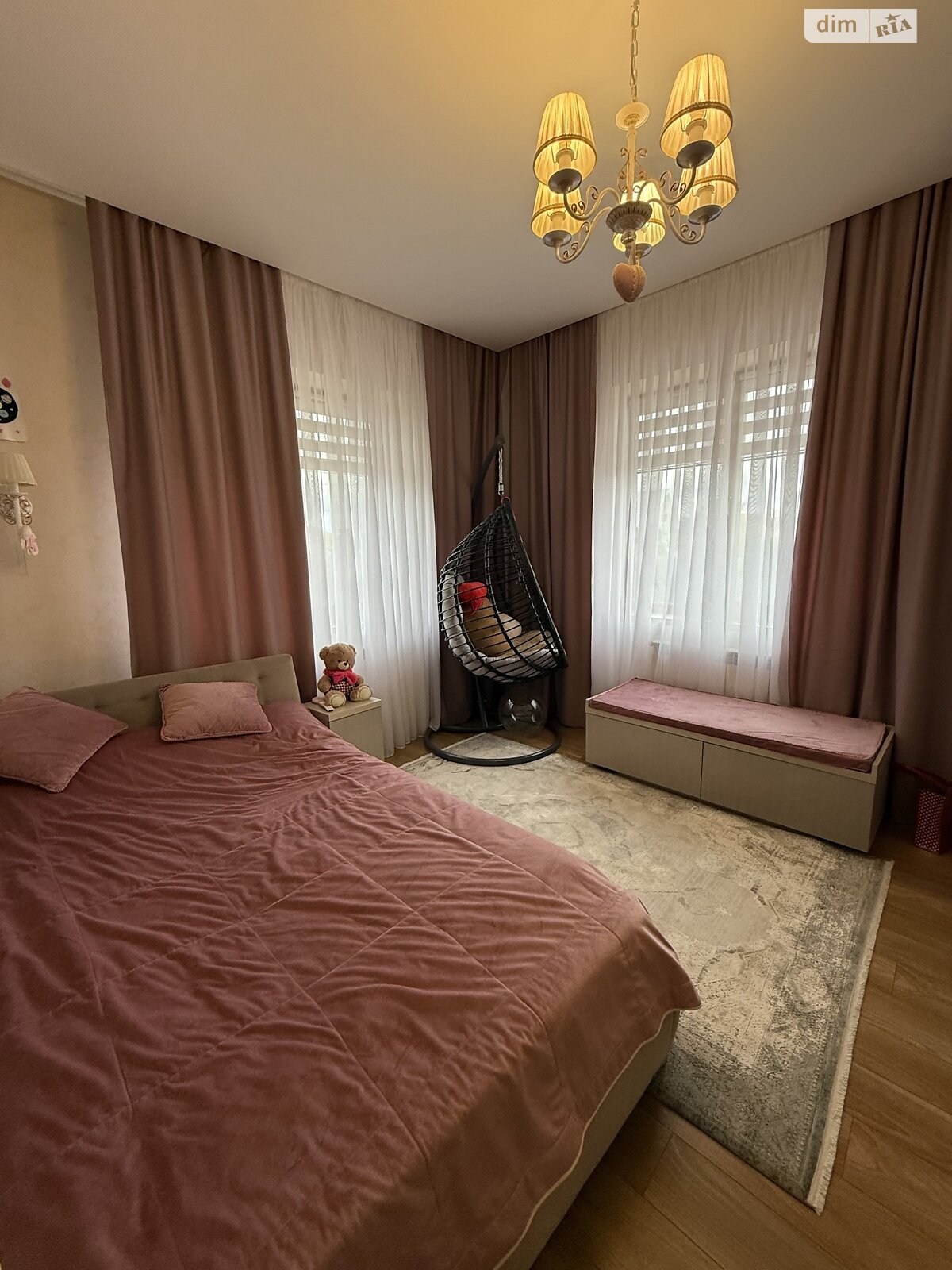 одноэтажный дом с гаражом, 150 кв. м, кирпич. Продажа в Ужгороде район Центр фото 1 одноэтажный дом с гаражом, 150 кв. м, кирпич. Продажа в Ужгороде район Центр фото 1