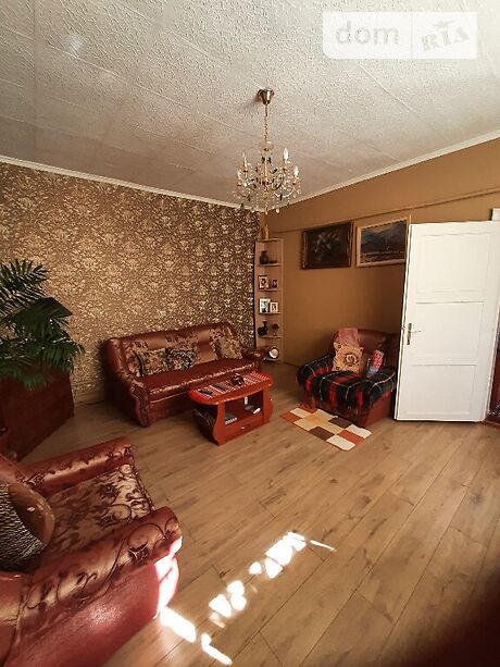 двухэтажный дом с балконом, 100 кв. м, кирпич. Продажа в Ужгороде район Центр фото 1 двухэтажный дом с балконом, 100 кв. м, кирпич. Продажа в Ужгороде район Центр фото 1