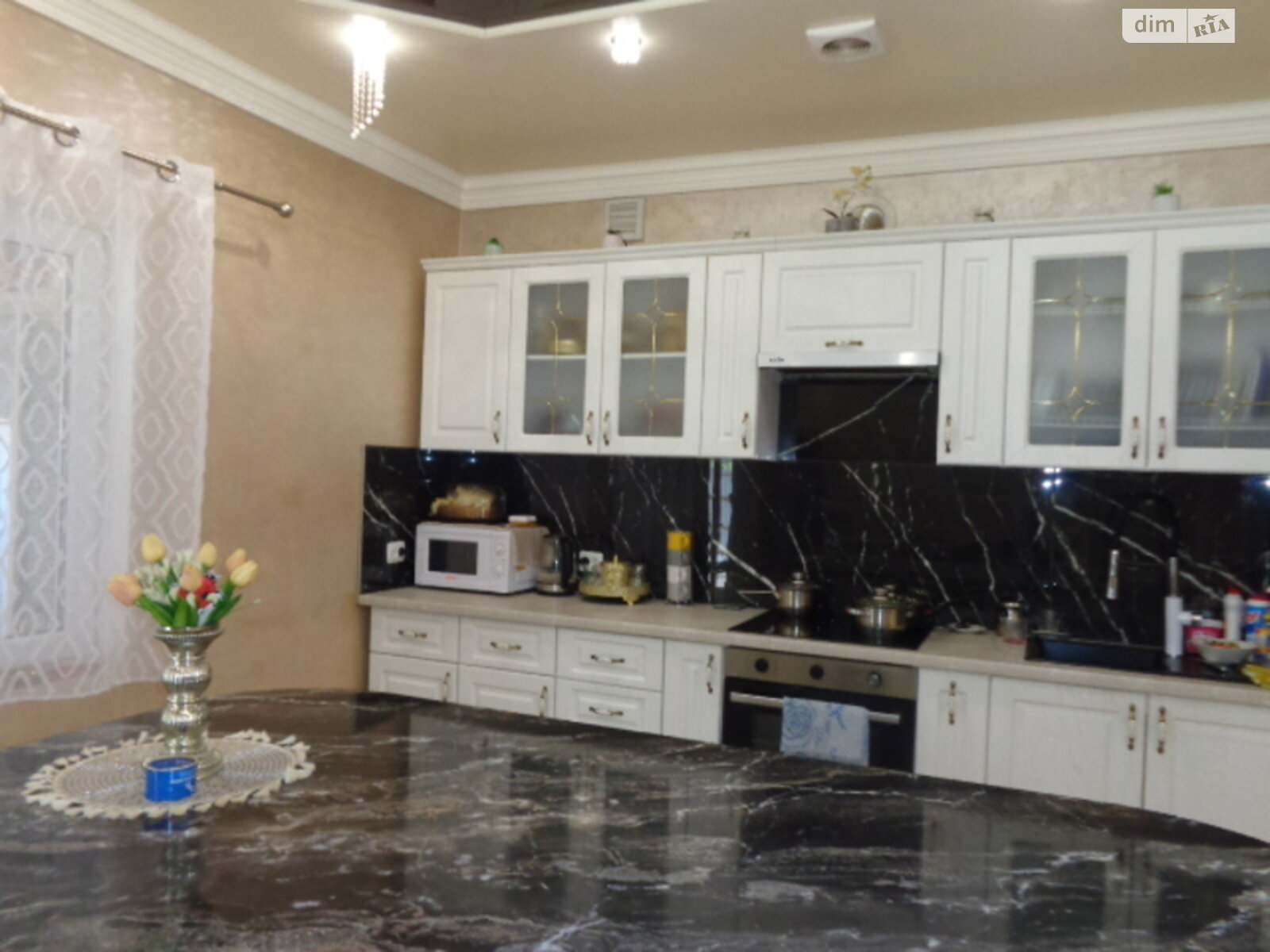 двоповерховий будинок з верандою, 250 кв. м, цегла. Продаж в Ужгороді, район Центр фото 1 двоповерховий будинок з верандою, 250 кв. м, цегла. Продаж в Ужгороді, район Центр фото 1