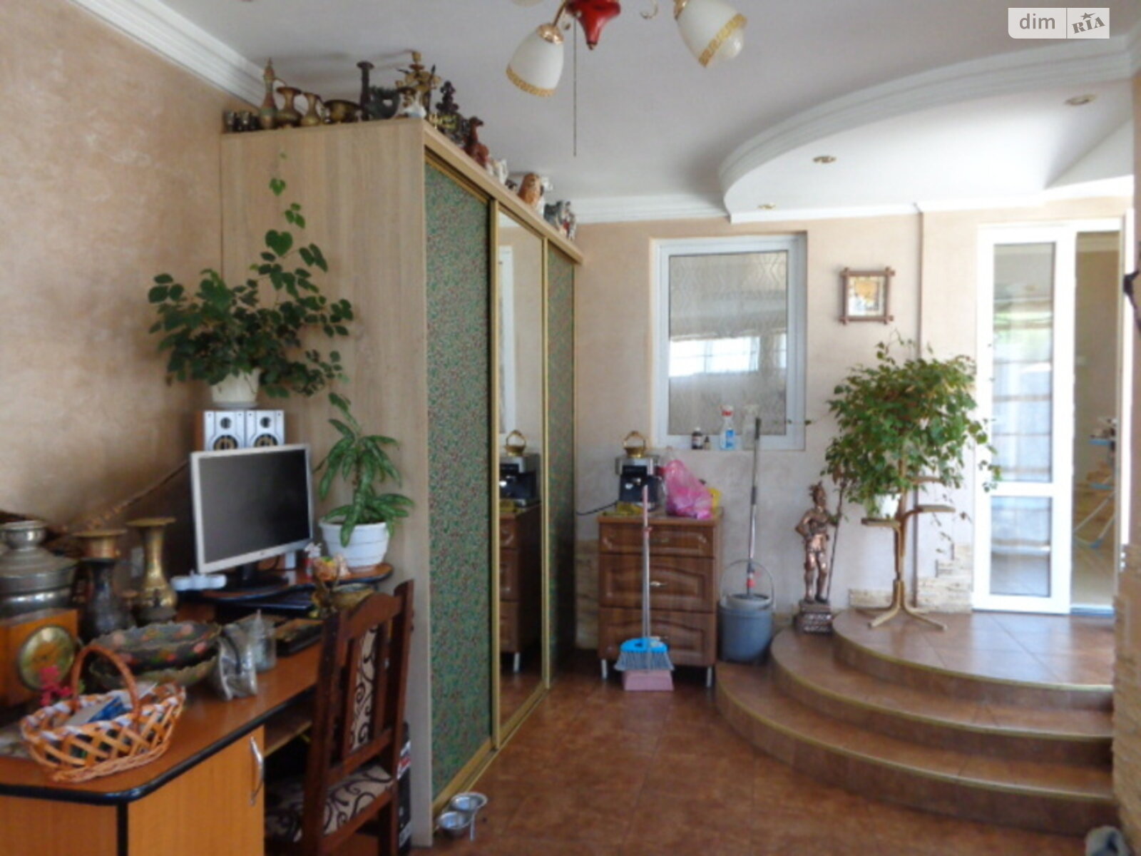 двоповерховий будинок з верандою, 250 кв. м, цегла. Продаж в Ужгороді, район Центр фото 1 двоповерховий будинок з верандою, 250 кв. м, цегла. Продаж в Ужгороді, район Центр фото 1
