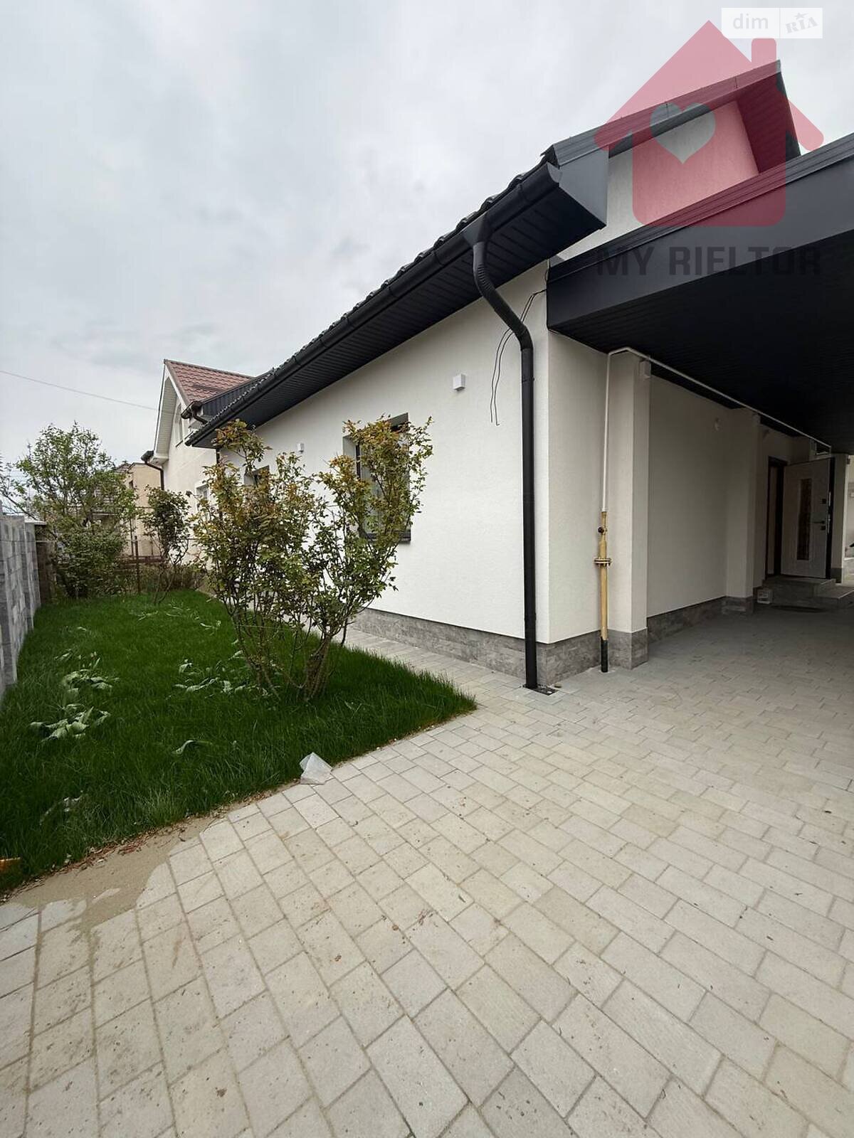 одноповерховий будинок, 100 кв. м, цегла. Продаж в Ужгороді, район Центр фото 1 одноповерховий будинок, 100 кв. м, цегла. Продаж в Ужгороді, район Центр фото 1