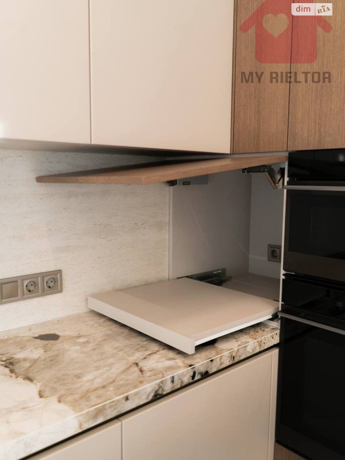 двоповерховий будинок, 117 кв. м, цегла. Продаж в Ужгороді, район Центр фото 1 двоповерховий будинок, 117 кв. м, цегла. Продаж в Ужгороді, район Центр фото 1