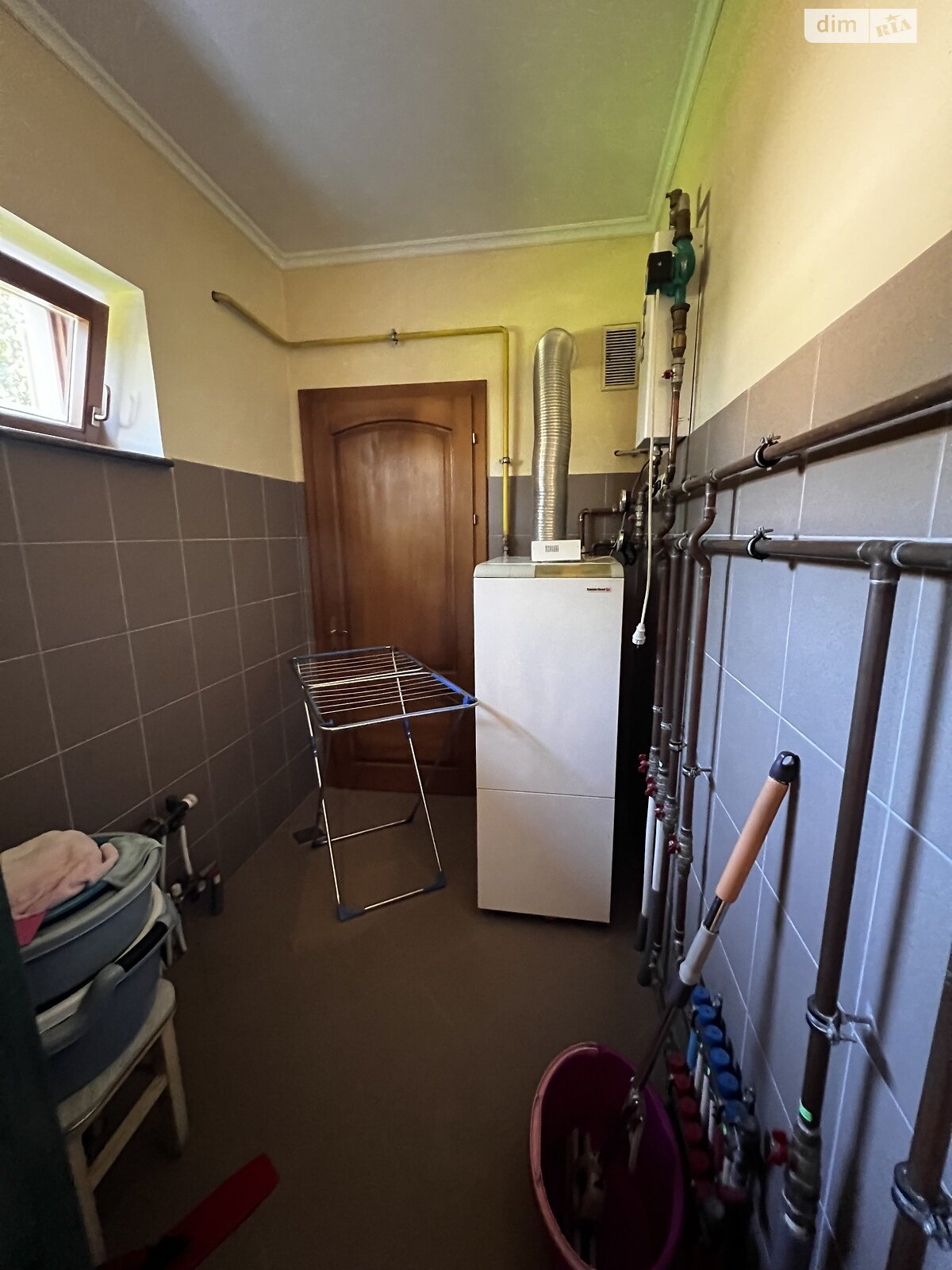 двухэтажный дом с отоплением, 480 кв. м, кирпич. Продажа в Ужгороде район Великий Галагов фото 1 двухэтажный дом с отоплением, 480 кв. м, кирпич. Продажа в Ужгороде район Великий Галагов фото 1