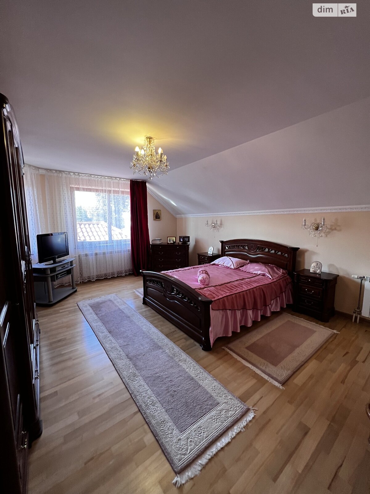 двухэтажный дом с отоплением, 480 кв. м, кирпич. Продажа в Ужгороде район Великий Галагов фото 1 двухэтажный дом с отоплением, 480 кв. м, кирпич. Продажа в Ужгороде район Великий Галагов фото 1