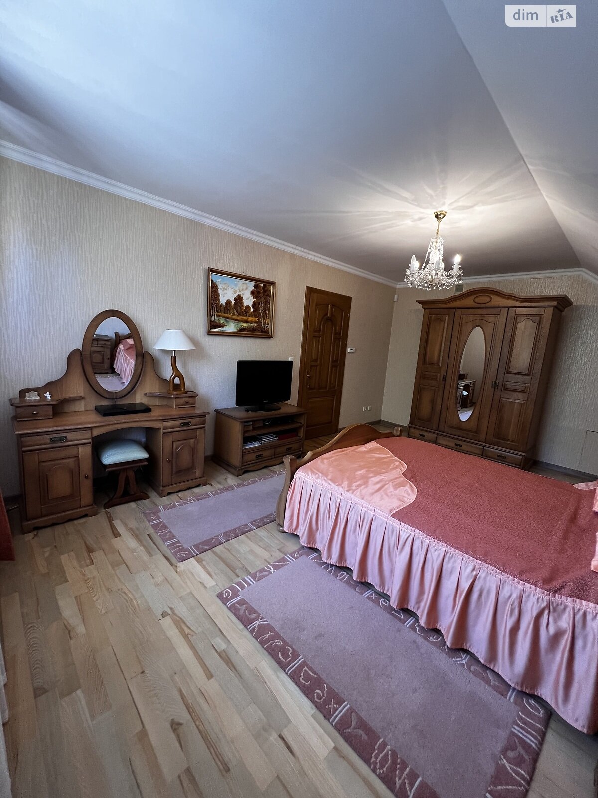 двухэтажный дом с отоплением, 480 кв. м, кирпич. Продажа в Ужгороде район Великий Галагов фото 1 двухэтажный дом с отоплением, 480 кв. м, кирпич. Продажа в Ужгороде район Великий Галагов фото 1