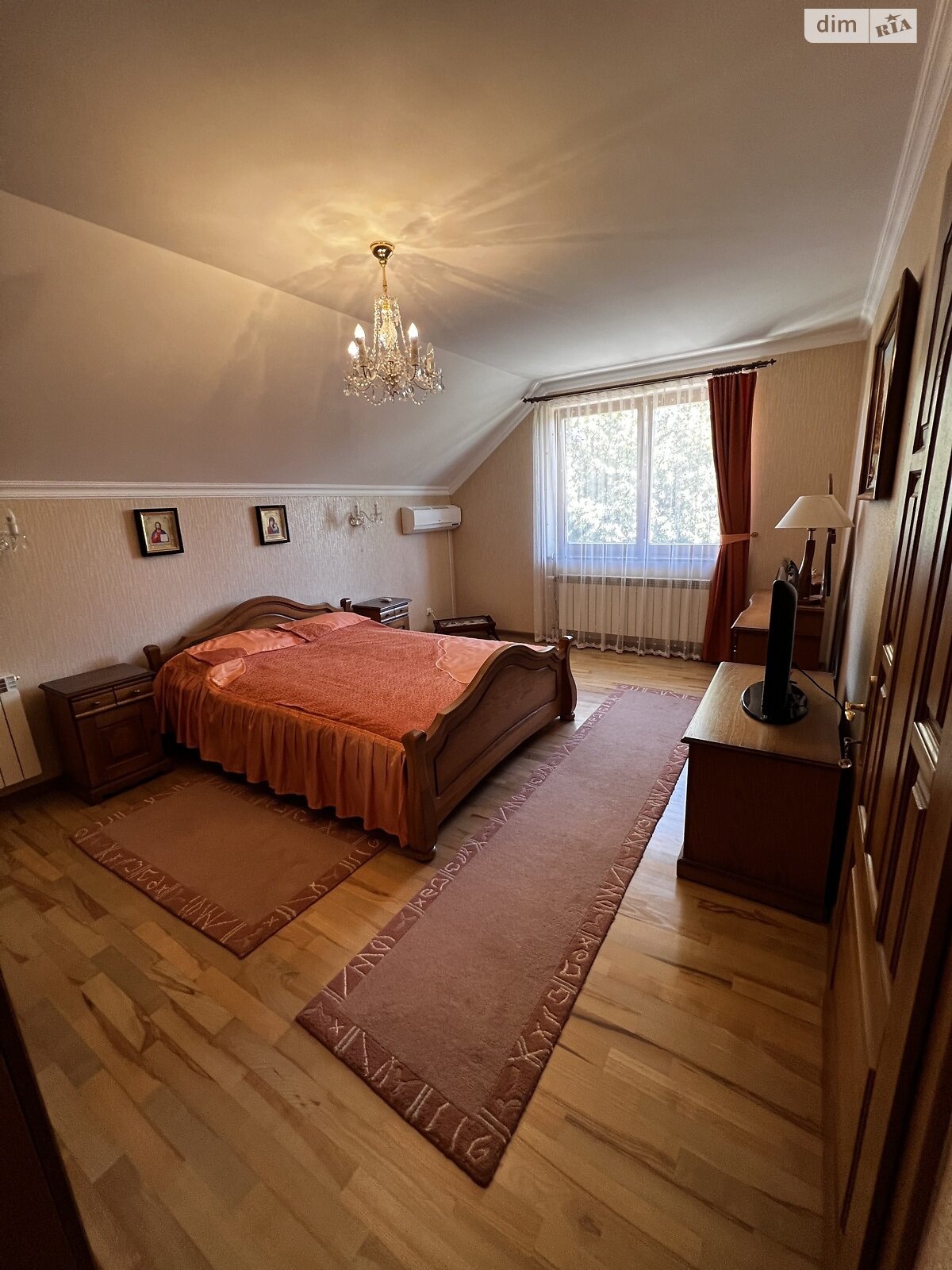 двухэтажный дом с отоплением, 480 кв. м, кирпич. Продажа в Ужгороде район Великий Галагов фото 1 двухэтажный дом с отоплением, 480 кв. м, кирпич. Продажа в Ужгороде район Великий Галагов фото 1