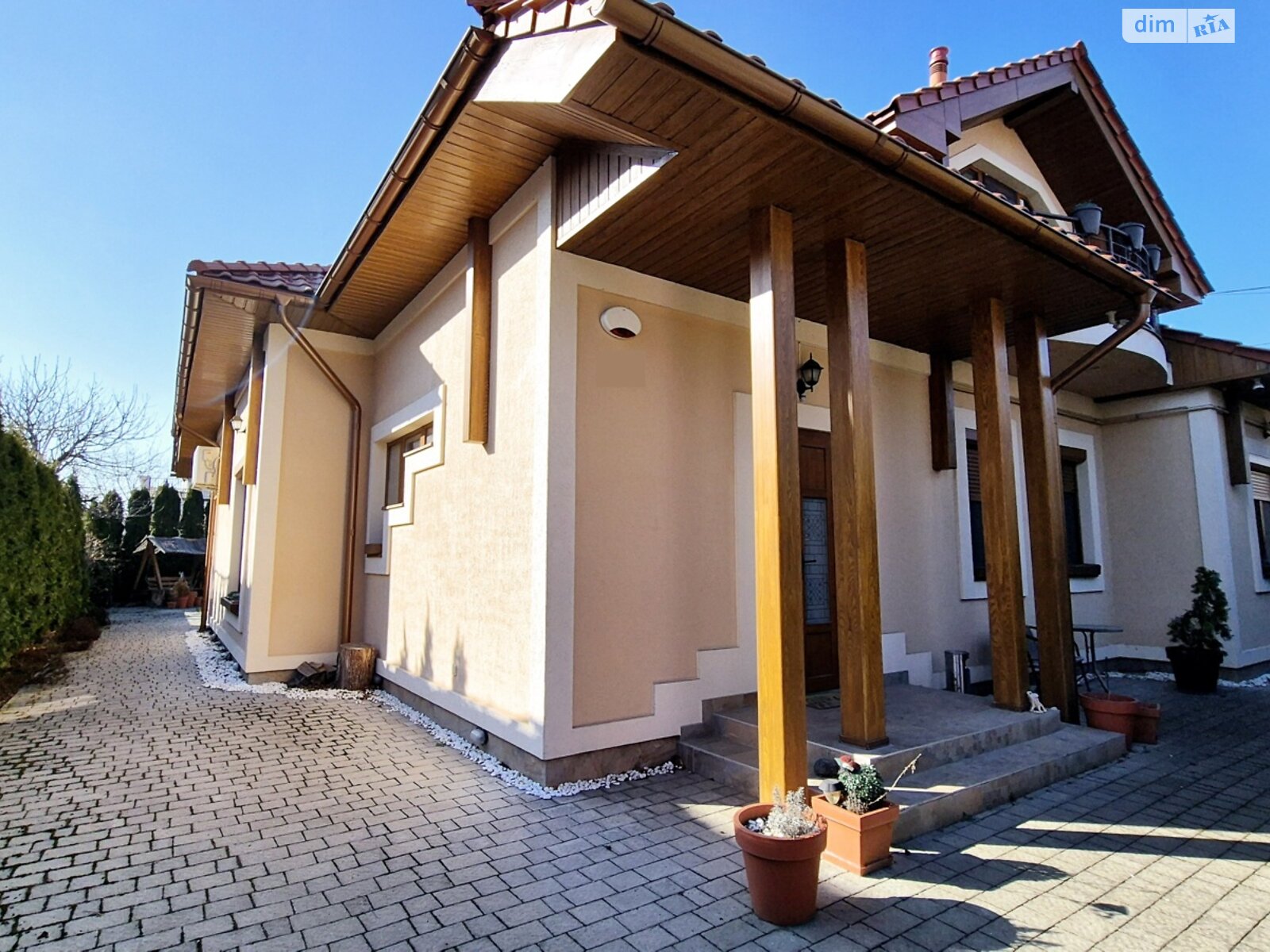 двоповерховий будинок з меблями, 300 кв. м, керамічна цегла. Продаж в Ужгороді, район Великий Галагов фото 1 двоповерховий будинок з меблями, 300 кв. м, керамічна цегла. Продаж в Ужгороді, район Великий Галагов фото 1
