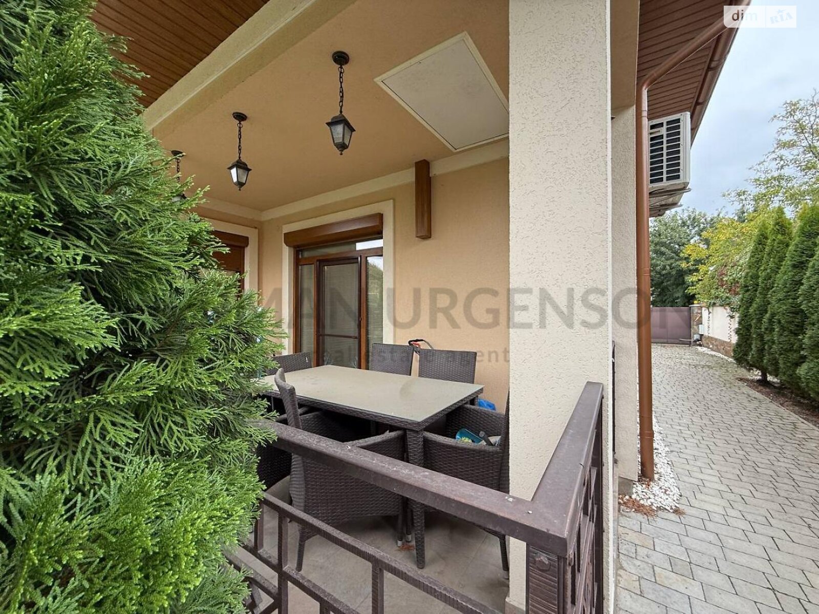 двоповерховий будинок з балконом, 300 кв. м, керамічний блок. Продаж в Ужгороді, район Великий Галагов фото 1 двоповерховий будинок з балконом, 300 кв. м, керамічний блок. Продаж в Ужгороді, район Великий Галагов фото 1