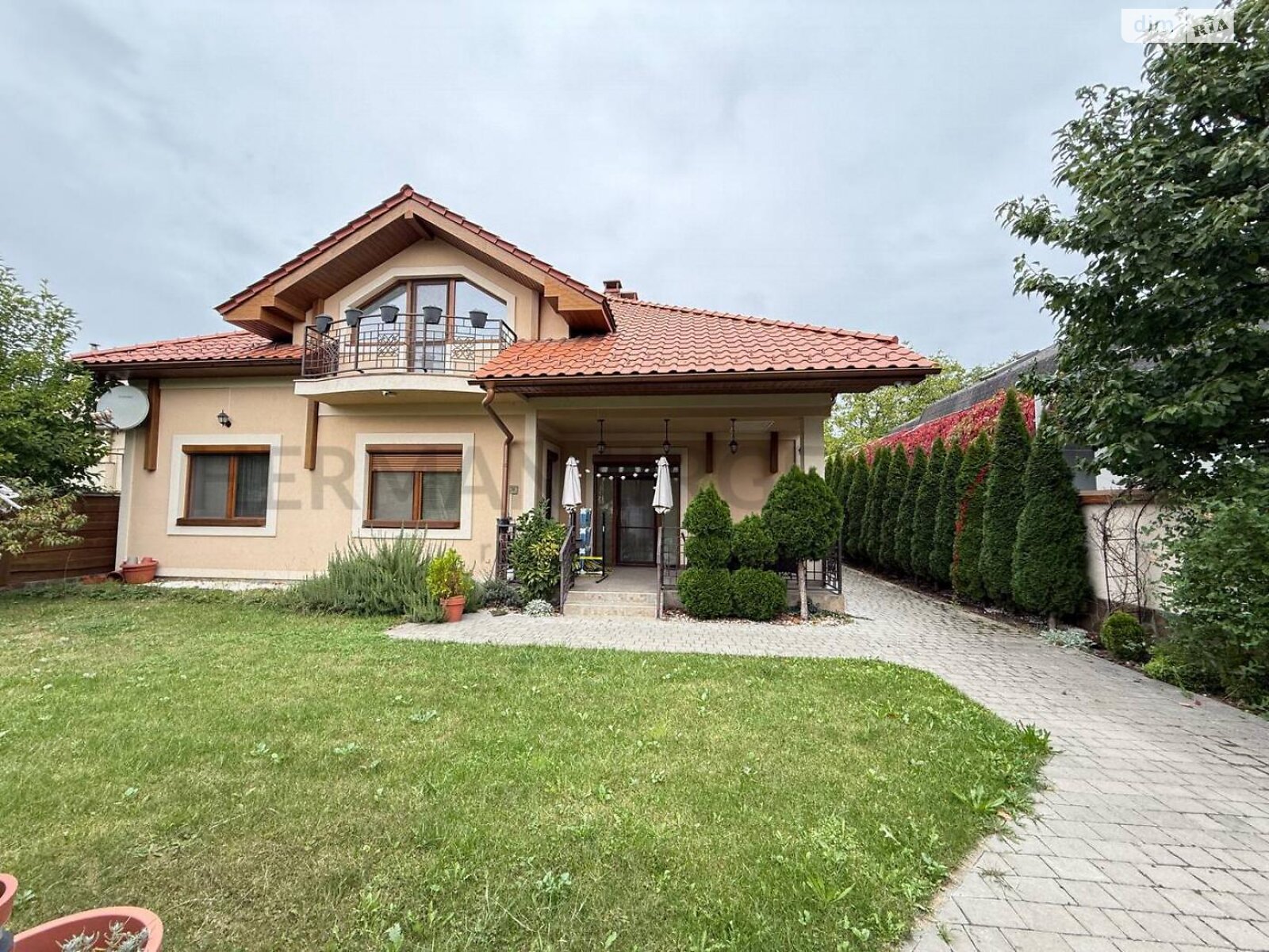 двоповерховий будинок з балконом, 300 кв. м, керамічний блок. Продаж в Ужгороді, район Великий Галагов фото 1 двоповерховий будинок з балконом, 300 кв. м, керамічний блок. Продаж в Ужгороді, район Великий Галагов фото 1