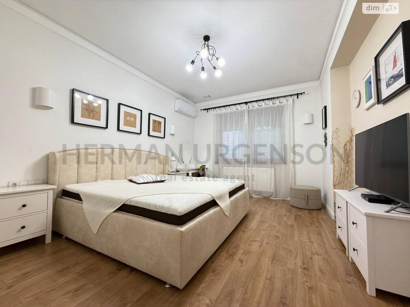 двоповерховий будинок з балконом, 300 кв. м, керамічний блок. Продаж в Ужгороді, район Великий Галагов фото 1 двоповерховий будинок з балконом, 300 кв. м, керамічний блок. Продаж в Ужгороді, район Великий Галагов фото 1