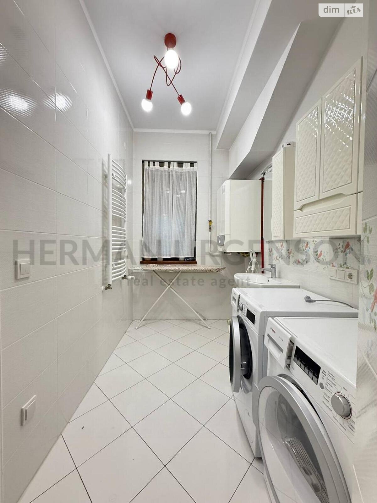 двоповерховий будинок з балконом, 300 кв. м, керамічний блок. Продаж в Ужгороді, район Великий Галагов фото 1 двоповерховий будинок з балконом, 300 кв. м, керамічний блок. Продаж в Ужгороді, район Великий Галагов фото 1