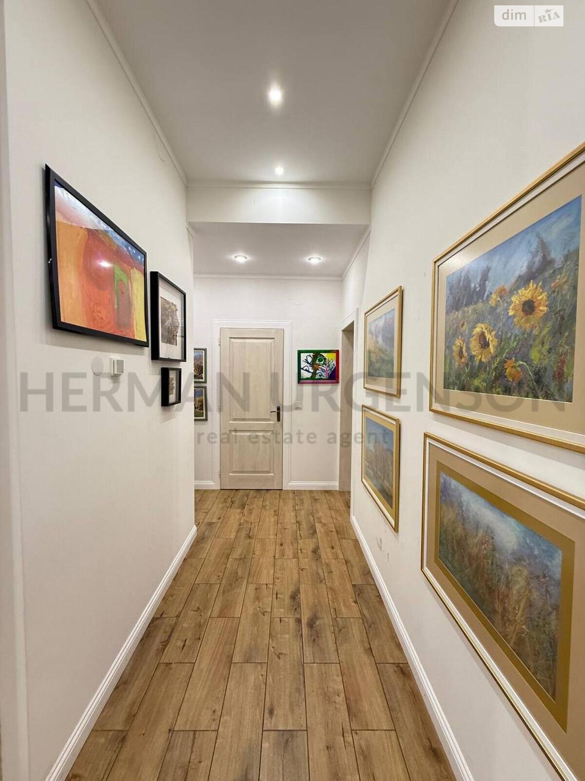 двоповерховий будинок з балконом, 300 кв. м, керамічний блок. Продаж в Ужгороді, район Великий Галагов фото 1 двоповерховий будинок з балконом, 300 кв. м, керамічний блок. Продаж в Ужгороді, район Великий Галагов фото 1