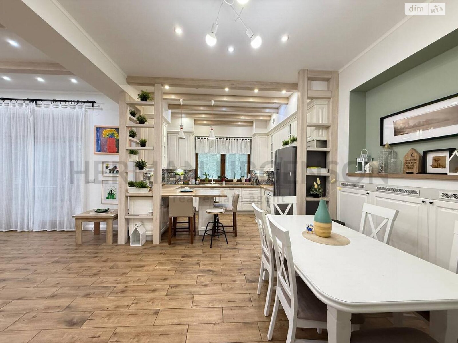 двоповерховий будинок з балконом, 300 кв. м, керамічний блок. Продаж в Ужгороді, район Великий Галагов фото 1 двоповерховий будинок з балконом, 300 кв. м, керамічний блок. Продаж в Ужгороді, район Великий Галагов фото 1