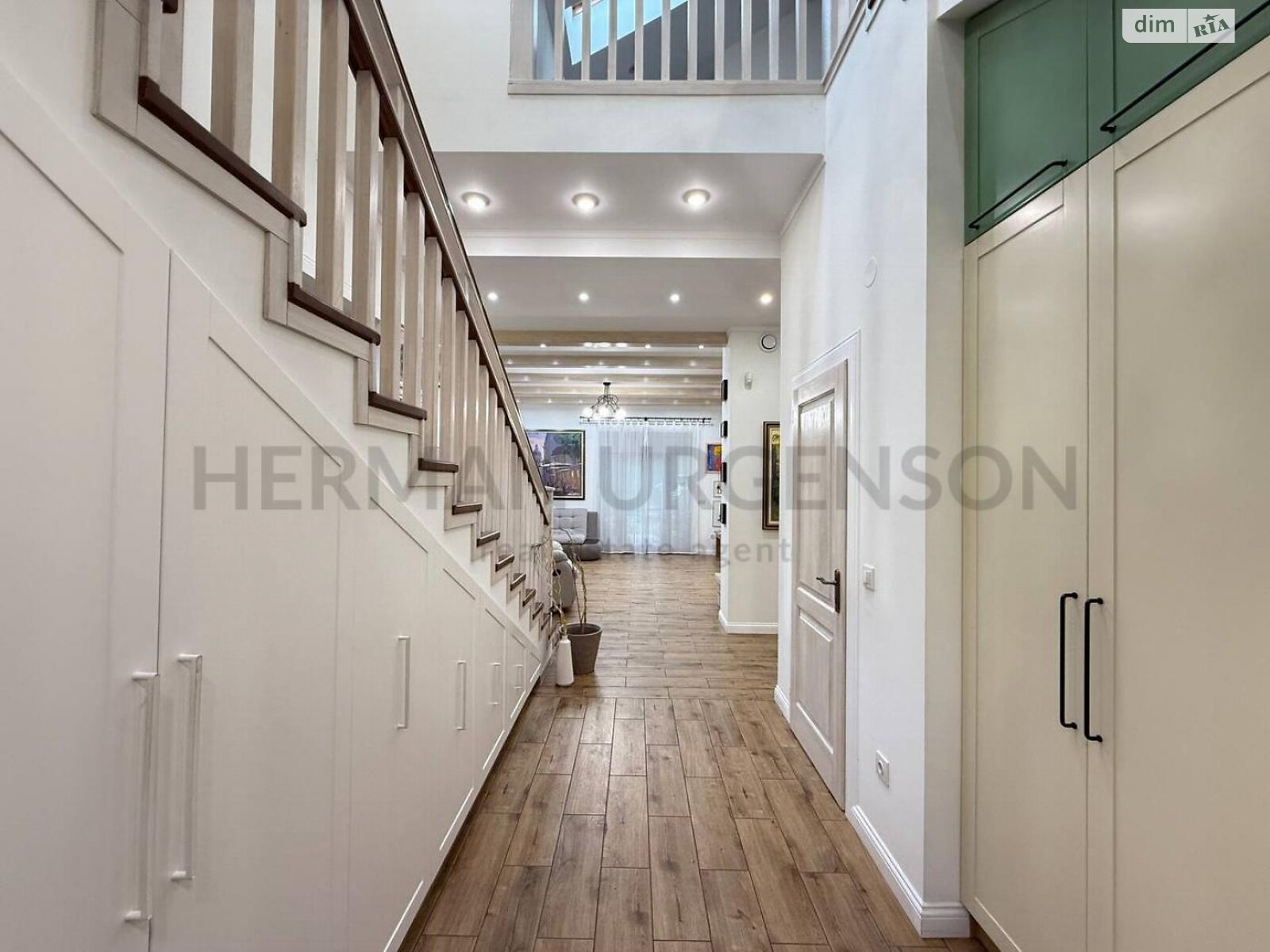 двоповерховий будинок з балконом, 300 кв. м, керамічний блок. Продаж в Ужгороді, район Великий Галагов фото 1 двоповерховий будинок з балконом, 300 кв. м, керамічний блок. Продаж в Ужгороді, район Великий Галагов фото 1