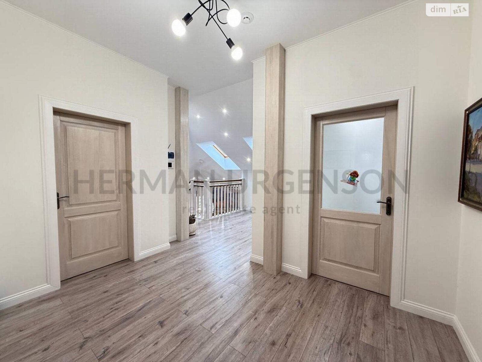 двоповерховий будинок з балконом, 300 кв. м, керамічний блок. Продаж в Ужгороді, район Великий Галагов фото 1 двоповерховий будинок з балконом, 300 кв. м, керамічний блок. Продаж в Ужгороді, район Великий Галагов фото 1