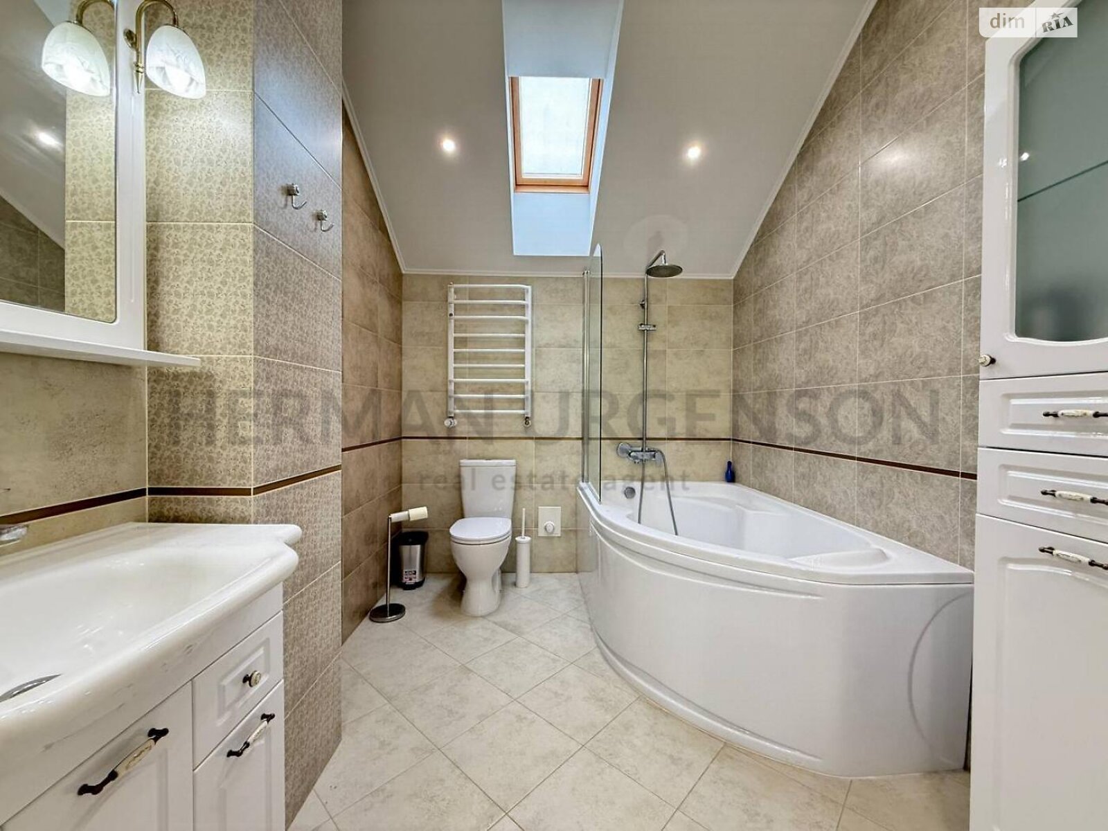 двоповерховий будинок з балконом, 300 кв. м, керамічний блок. Продаж в Ужгороді, район Великий Галагов фото 1 двоповерховий будинок з балконом, 300 кв. м, керамічний блок. Продаж в Ужгороді, район Великий Галагов фото 1