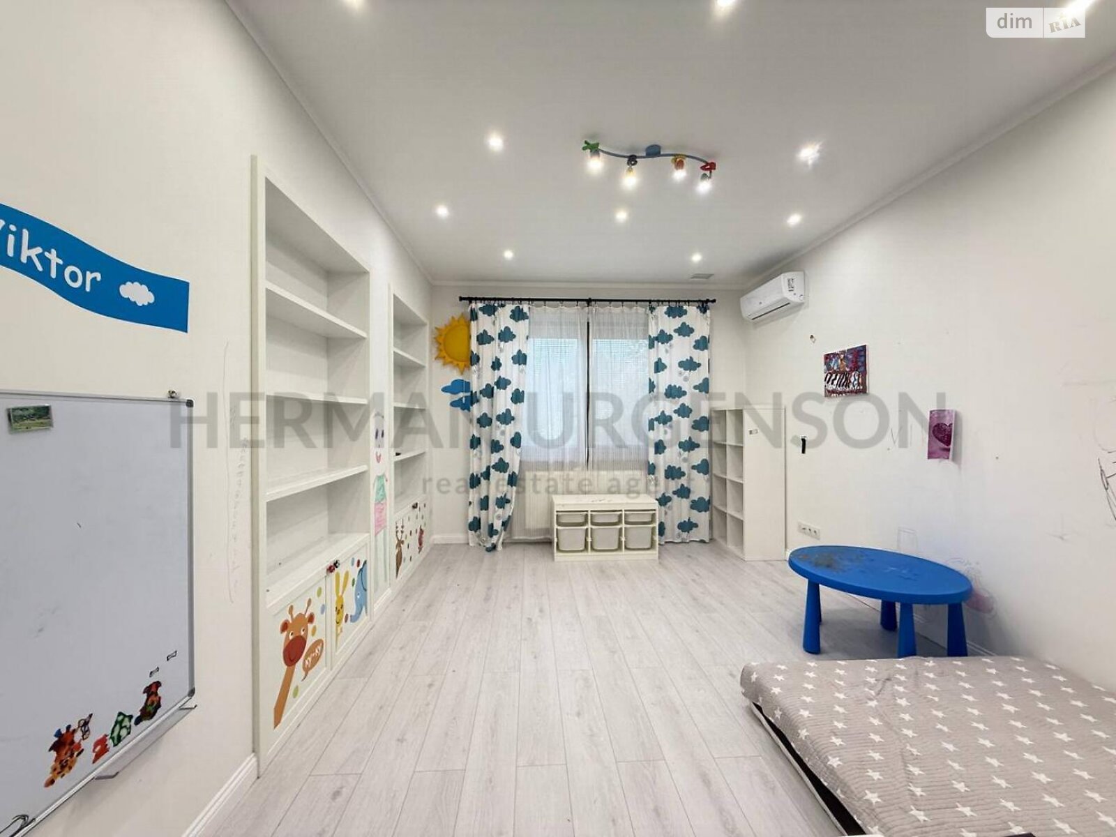 двоповерховий будинок з балконом, 300 кв. м, керамічний блок. Продаж в Ужгороді, район Великий Галагов фото 1 двоповерховий будинок з балконом, 300 кв. м, керамічний блок. Продаж в Ужгороді, район Великий Галагов фото 1