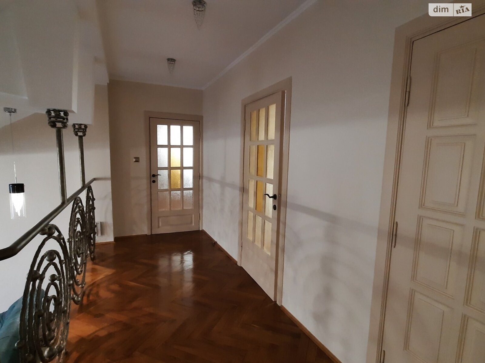одноэтажный дом с верандой, 288 кв. м, кирпич. Продажа в Сторожнице фото 1 одноэтажный дом с верандой, 288 кв. м, кирпич. Продажа в Сторожнице фото 1