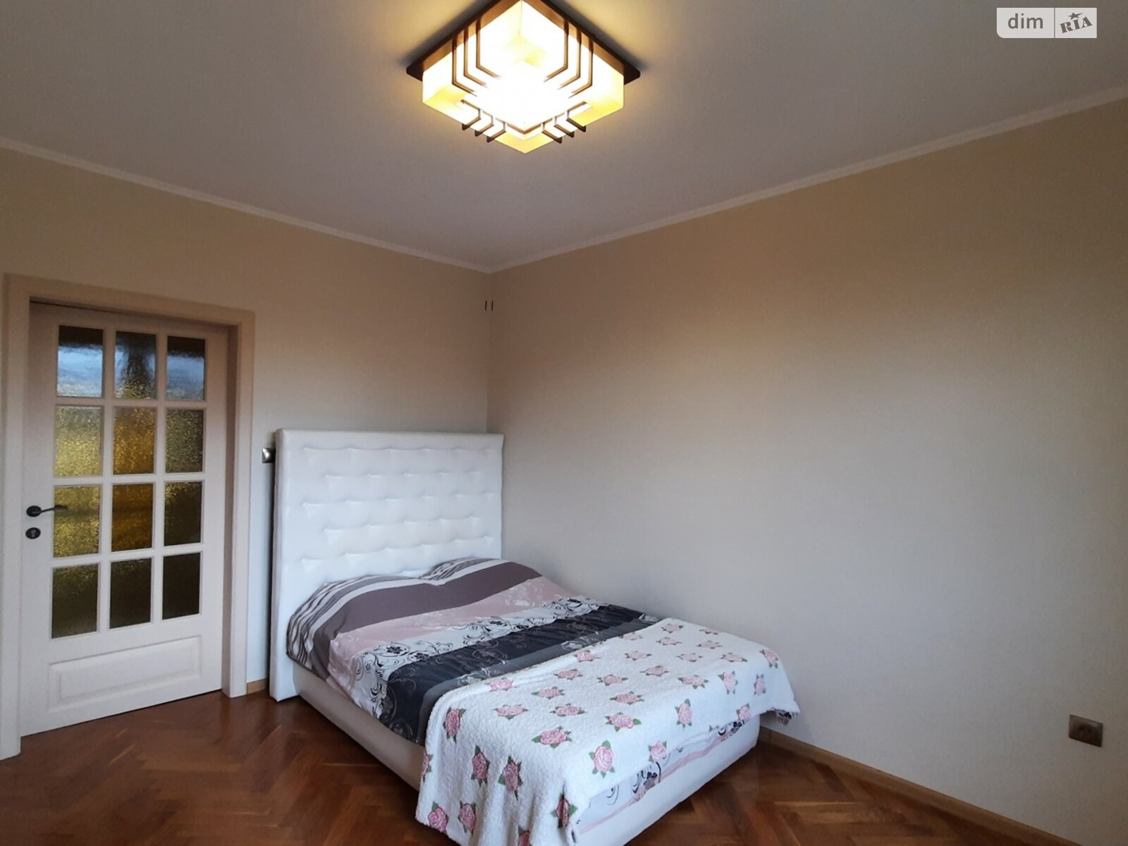 одноэтажный дом с верандой, 288 кв. м, кирпич. Продажа в Сторожнице фото 1 одноэтажный дом с верандой, 288 кв. м, кирпич. Продажа в Сторожнице фото 1