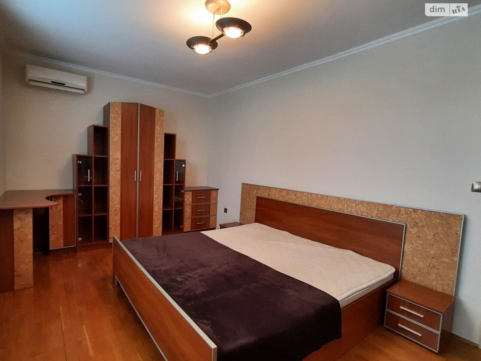 одноэтажный дом с верандой, 288 кв. м, кирпич. Продажа в Сторожнице фото 1 одноэтажный дом с верандой, 288 кв. м, кирпич. Продажа в Сторожнице фото 1