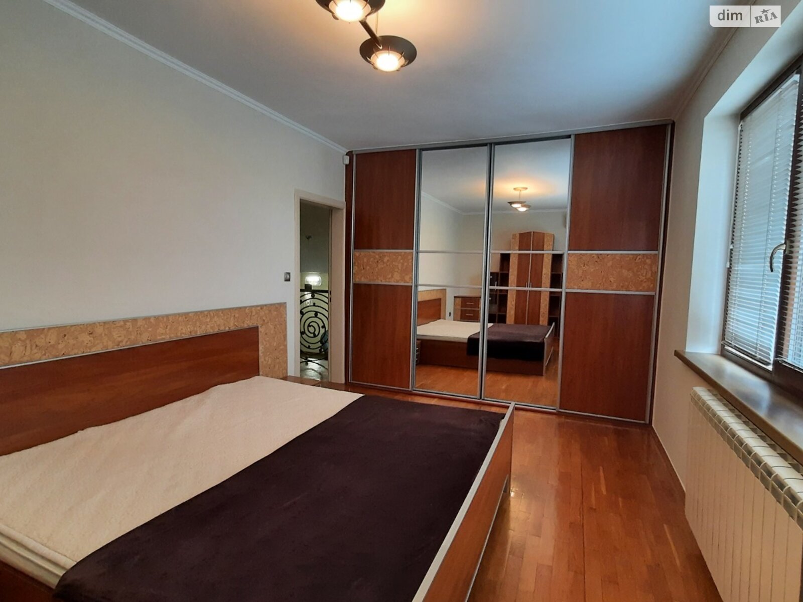 одноэтажный дом с верандой, 288 кв. м, кирпич. Продажа в Сторожнице фото 1 одноэтажный дом с верандой, 288 кв. м, кирпич. Продажа в Сторожнице фото 1