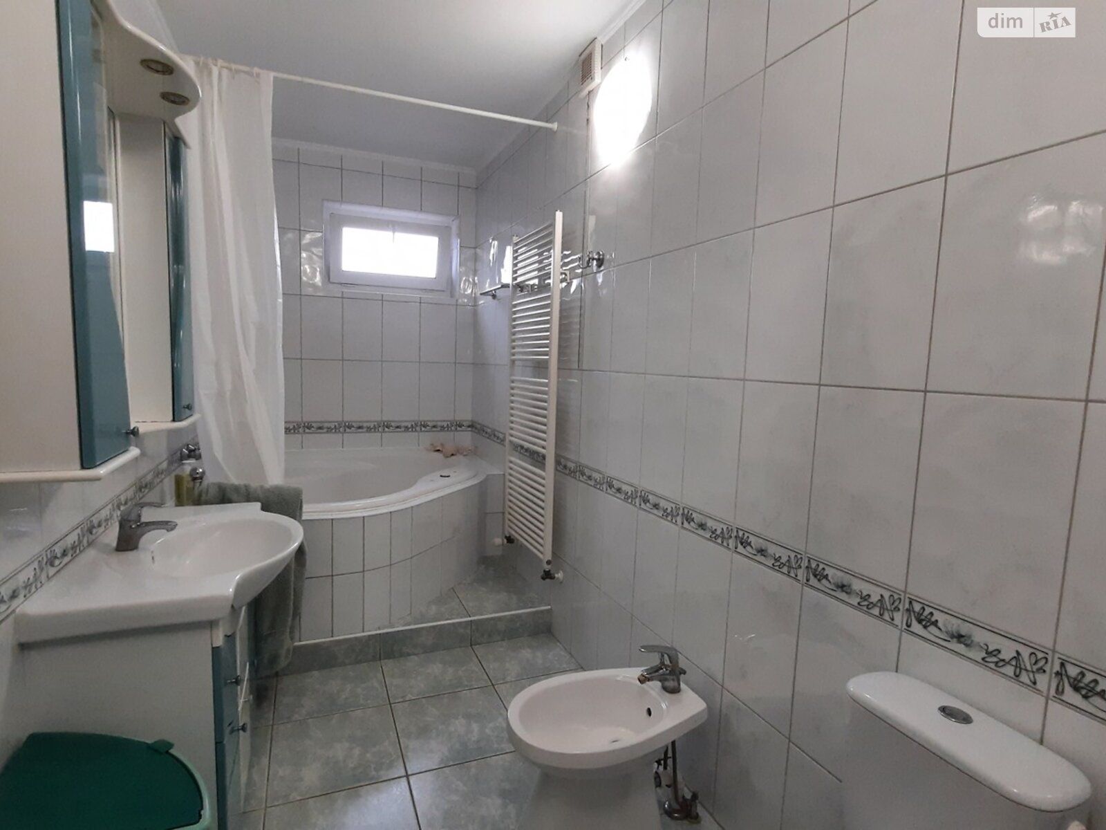 одноэтажный дом с верандой, 288 кв. м, кирпич. Продажа в Сторожнице фото 1 одноэтажный дом с верандой, 288 кв. м, кирпич. Продажа в Сторожнице фото 1