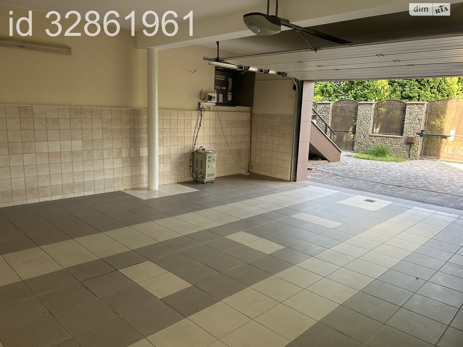 одноповерховий будинок з гаражем, 280 кв. м, шлакоблок. Продаж у Ужгороді фото 1 одноповерховий будинок з гаражем, 280 кв. м, шлакоблок. Продаж у Ужгороді фото 1