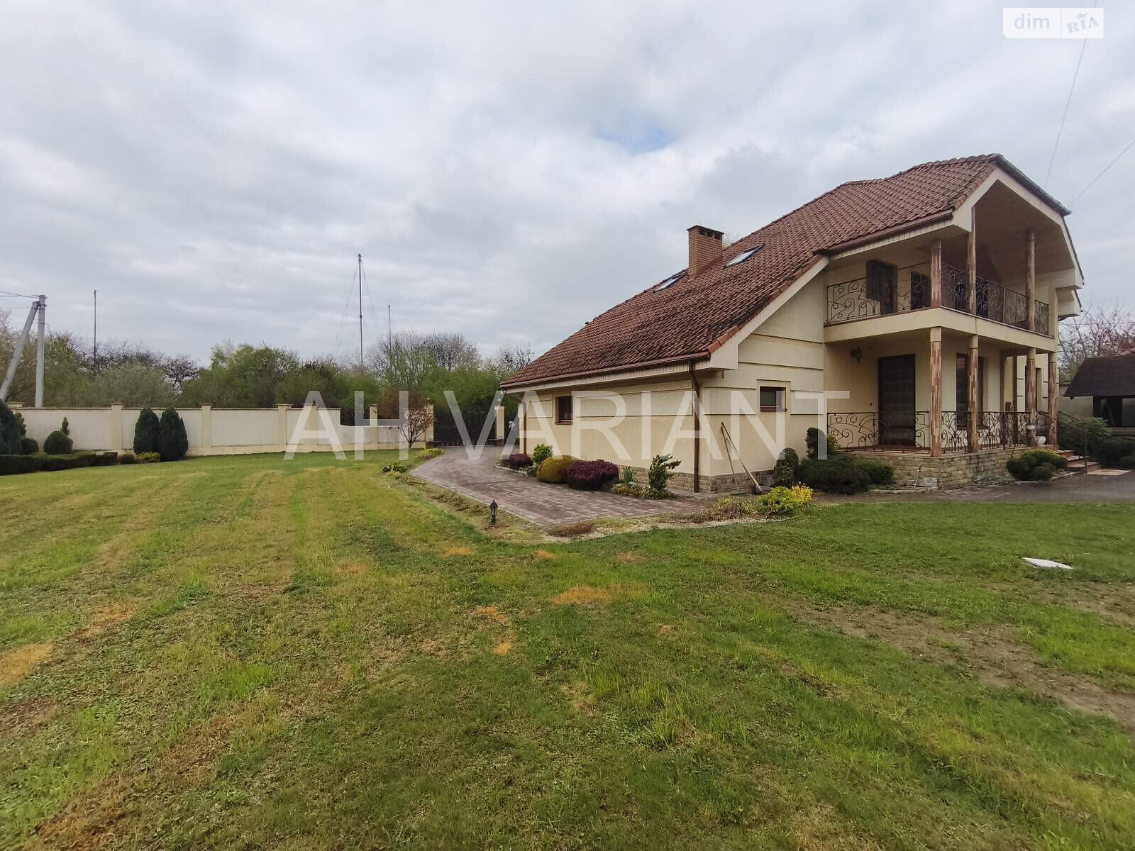 двоповерховий будинок з балконом, 248 кв. м, цегла. Продаж у Ужгороді фото 1 двоповерховий будинок з балконом, 248 кв. м, цегла. Продаж у Ужгороді фото 1