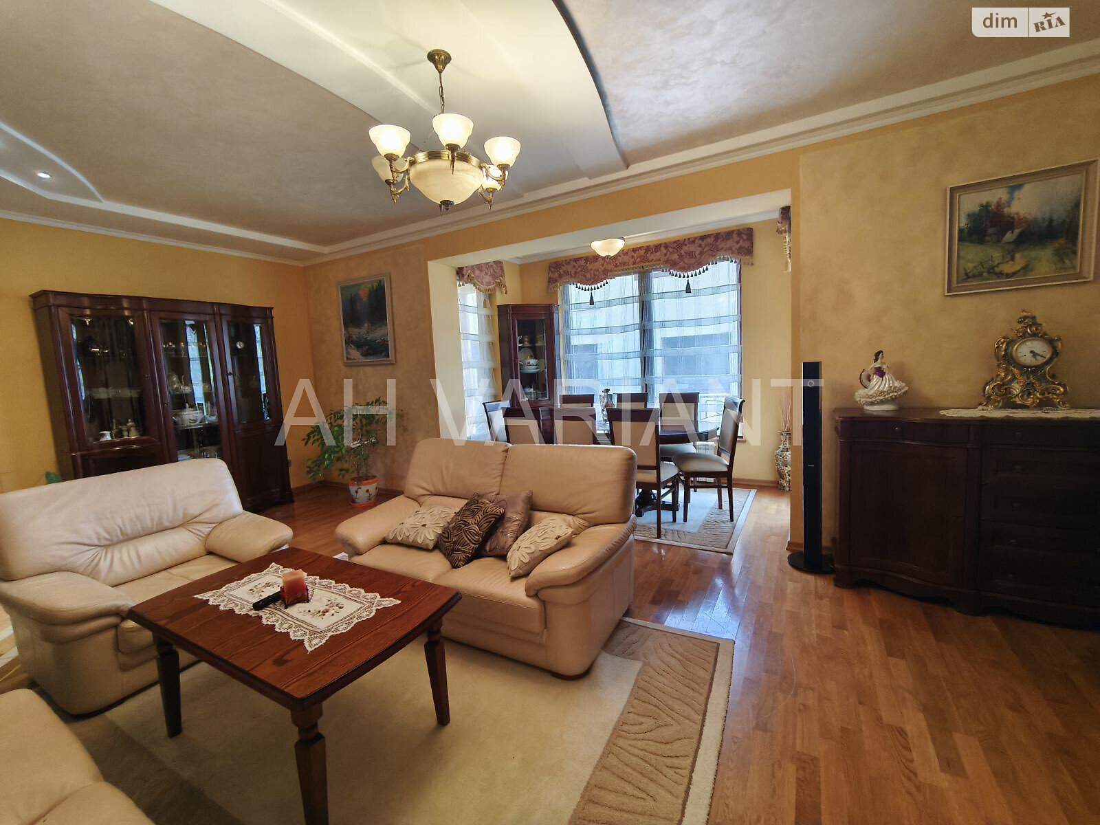 двоповерховий будинок з балконом, 248 кв. м, цегла. Продаж у Ужгороді фото 1 двоповерховий будинок з балконом, 248 кв. м, цегла. Продаж у Ужгороді фото 1