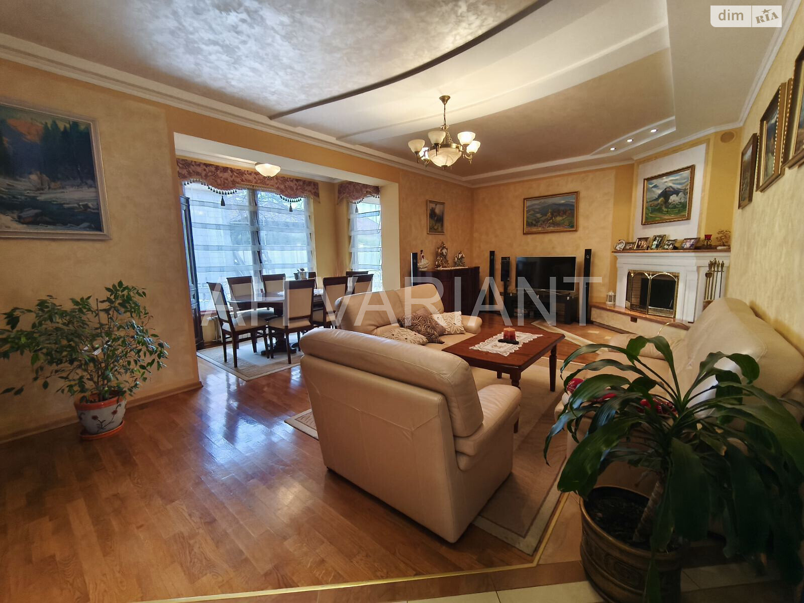 двоповерховий будинок з балконом, 248 кв. м, цегла. Продаж у Ужгороді фото 1 двоповерховий будинок з балконом, 248 кв. м, цегла. Продаж у Ужгороді фото 1