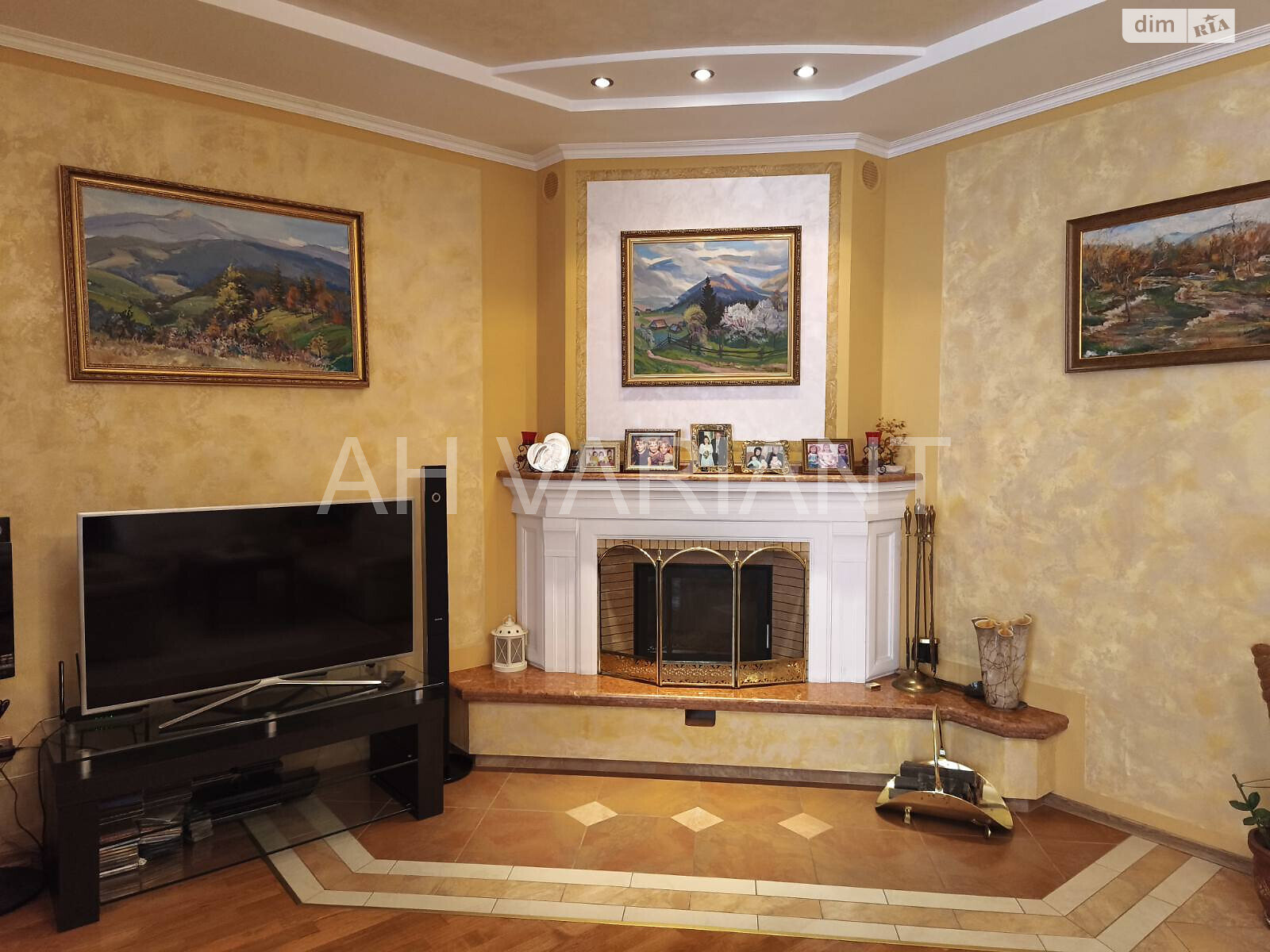 двоповерховий будинок з балконом, 248 кв. м, цегла. Продаж у Ужгороді фото 1 двоповерховий будинок з балконом, 248 кв. м, цегла. Продаж у Ужгороді фото 1