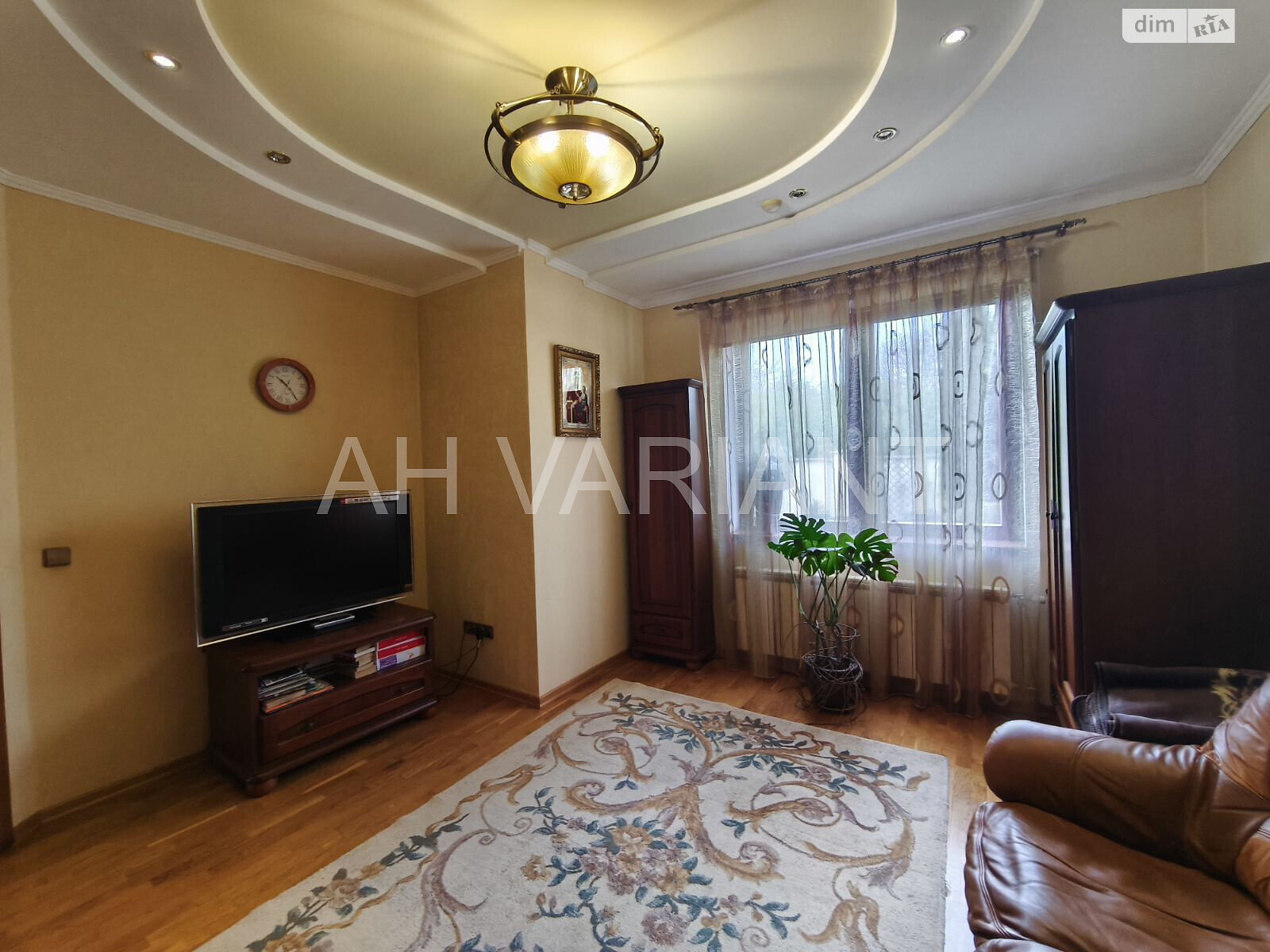 двоповерховий будинок з балконом, 248 кв. м, цегла. Продаж у Ужгороді фото 1 двоповерховий будинок з балконом, 248 кв. м, цегла. Продаж у Ужгороді фото 1