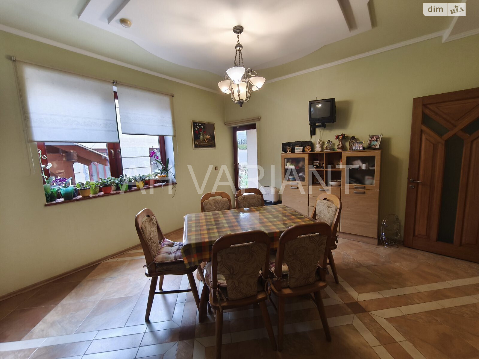 двоповерховий будинок з балконом, 248 кв. м, цегла. Продаж у Ужгороді фото 1 двоповерховий будинок з балконом, 248 кв. м, цегла. Продаж у Ужгороді фото 1