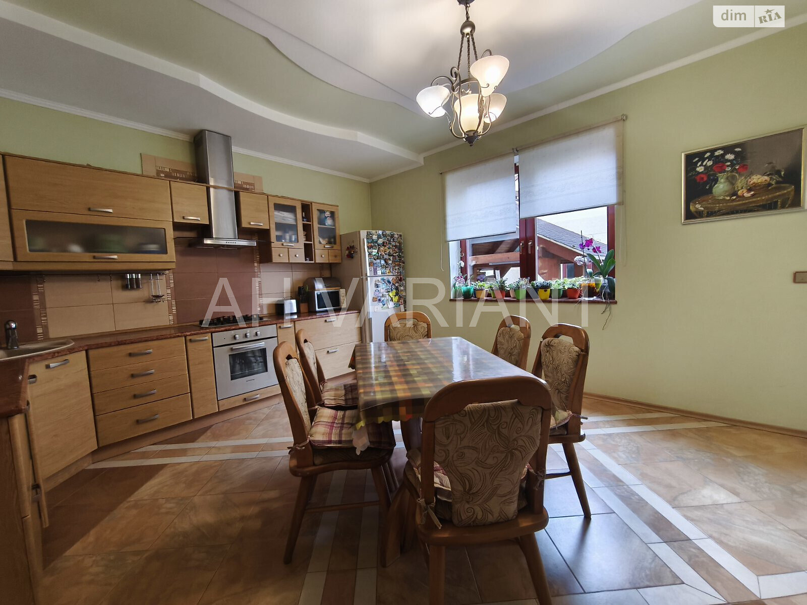 двоповерховий будинок з балконом, 248 кв. м, цегла. Продаж у Ужгороді фото 1 двоповерховий будинок з балконом, 248 кв. м, цегла. Продаж у Ужгороді фото 1