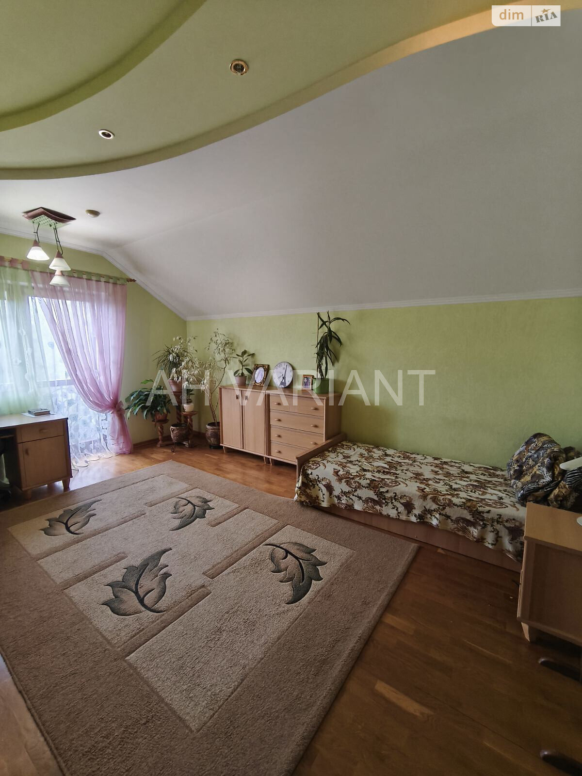двоповерховий будинок з балконом, 248 кв. м, цегла. Продаж у Ужгороді фото 1 двоповерховий будинок з балконом, 248 кв. м, цегла. Продаж у Ужгороді фото 1