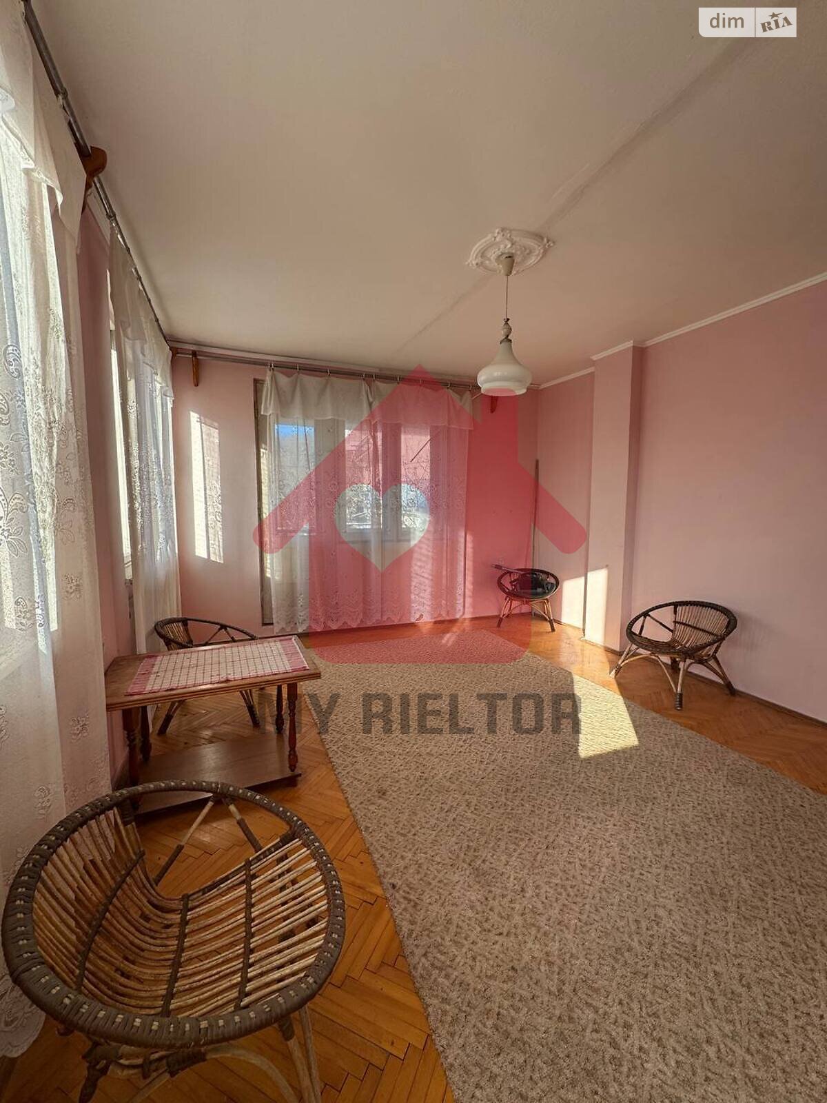 двоповерховий будинок, 309 кв. м, цегла. Продаж у Ужгороді фото 1 двоповерховий будинок, 309 кв. м, цегла. Продаж у Ужгороді фото 1