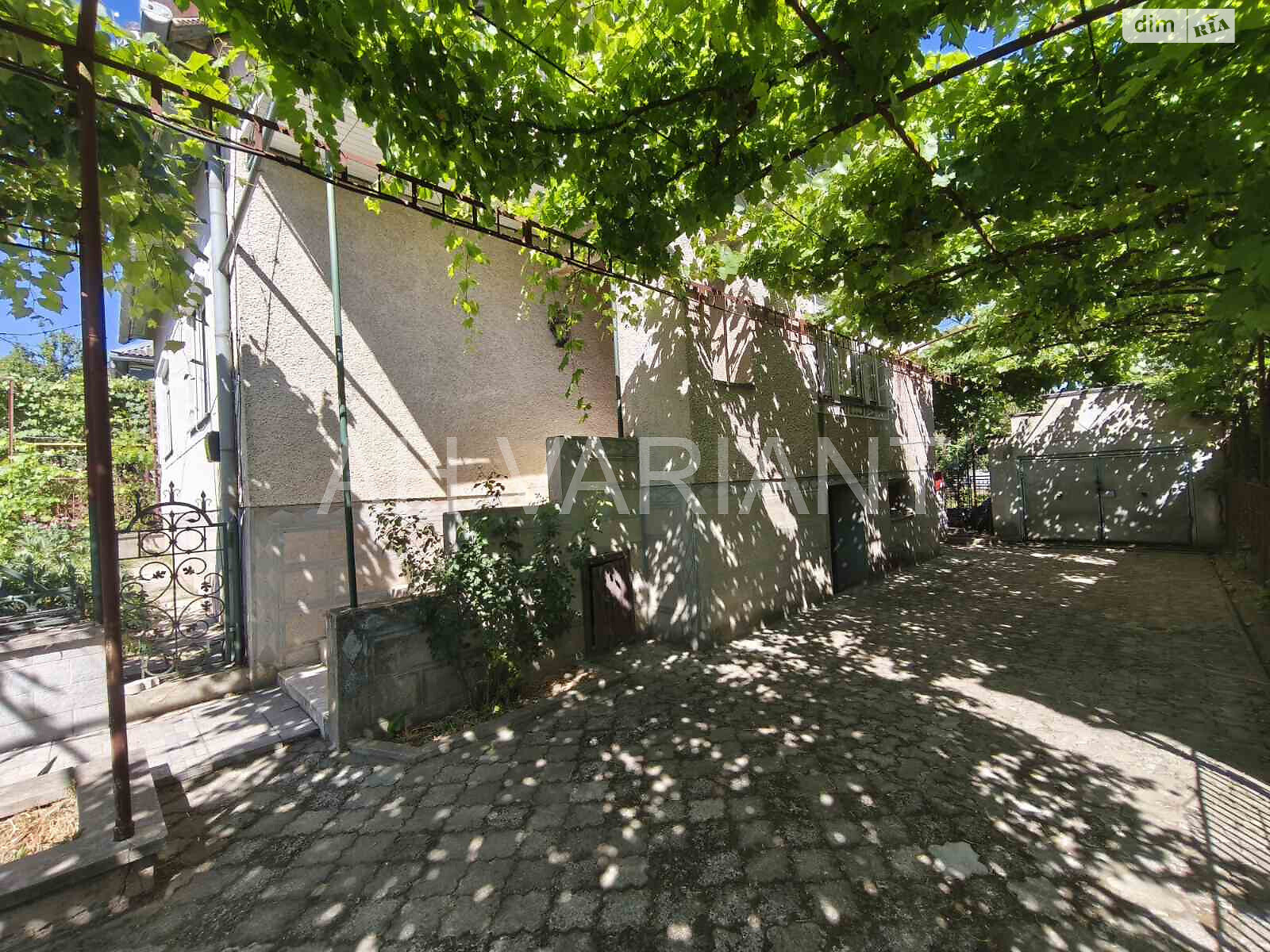 двоповерховий будинок з гаражем, 195 кв. м, цегла. Продаж у Ужгороді фото 1 двоповерховий будинок з гаражем, 195 кв. м, цегла. Продаж у Ужгороді фото 1