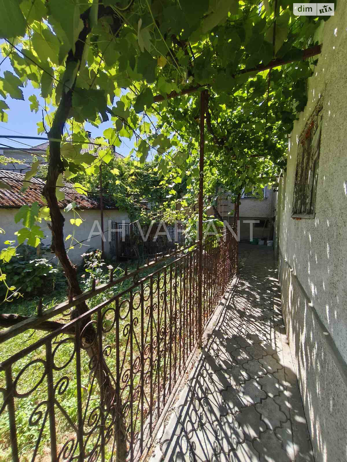 двоповерховий будинок з гаражем, 195 кв. м, цегла. Продаж у Ужгороді фото 1 двоповерховий будинок з гаражем, 195 кв. м, цегла. Продаж у Ужгороді фото 1