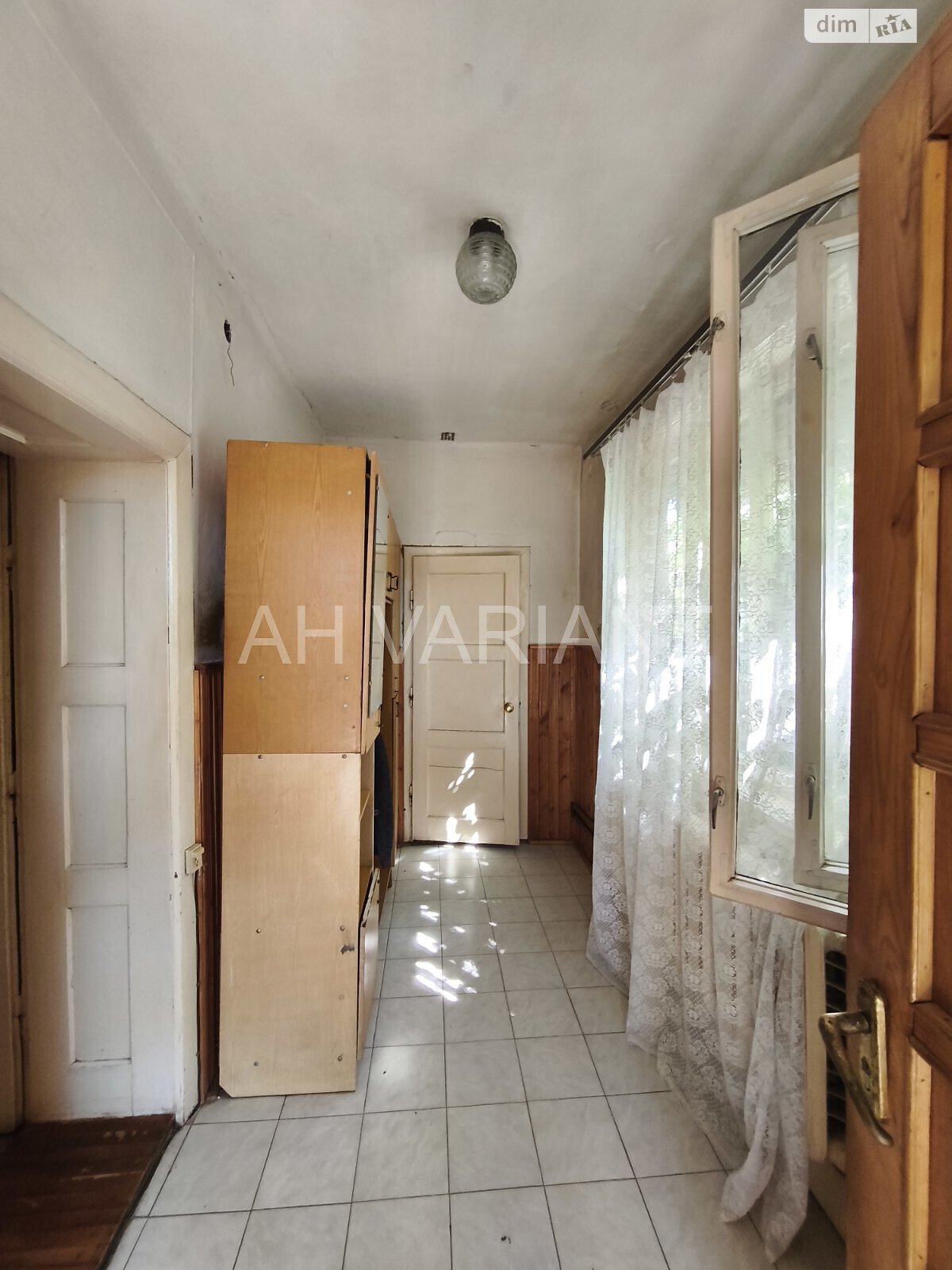 двоповерховий будинок з гаражем, 195 кв. м, цегла. Продаж у Ужгороді фото 1 двоповерховий будинок з гаражем, 195 кв. м, цегла. Продаж у Ужгороді фото 1