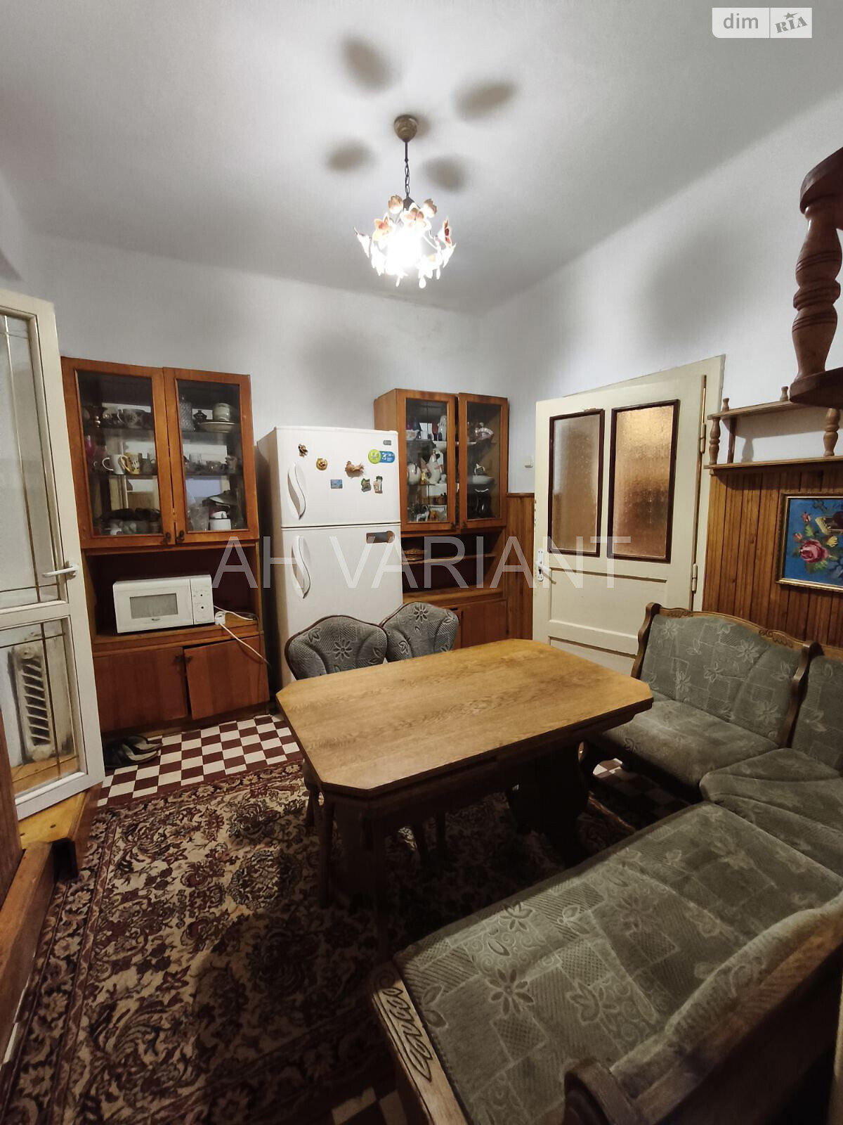 двоповерховий будинок з гаражем, 195 кв. м, цегла. Продаж у Ужгороді фото 1 двоповерховий будинок з гаражем, 195 кв. м, цегла. Продаж у Ужгороді фото 1