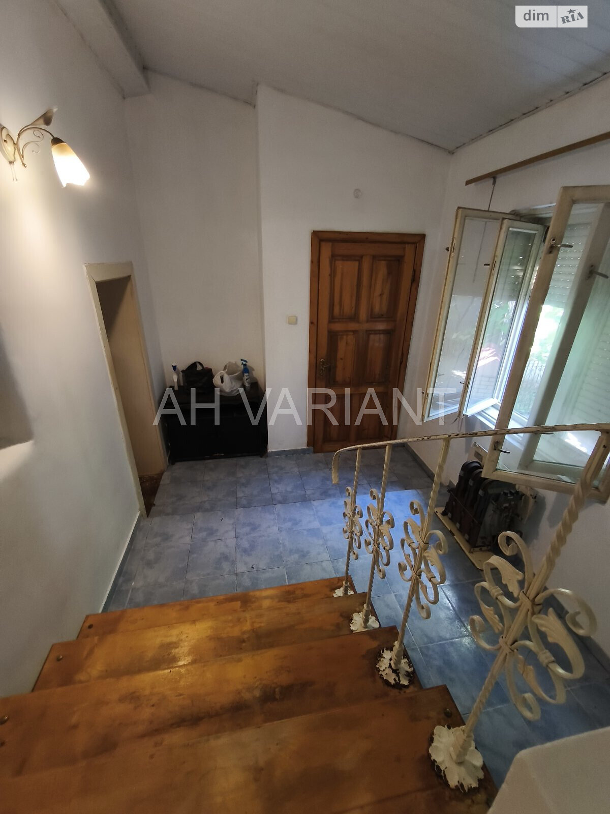 двоповерховий будинок з гаражем, 195 кв. м, цегла. Продаж у Ужгороді фото 1 двоповерховий будинок з гаражем, 195 кв. м, цегла. Продаж у Ужгороді фото 1