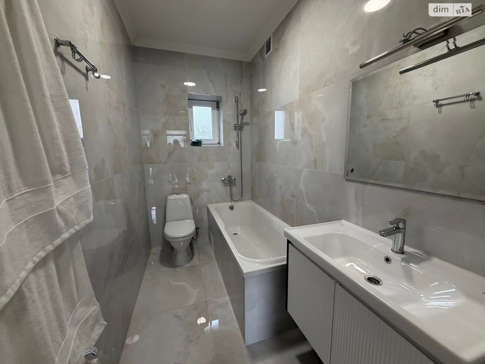 одноповерховий будинок з опаленням, 119.9 кв. м, цегла. Продаж у Ужгороді фото 1 одноповерховий будинок з опаленням, 119.9 кв. м, цегла. Продаж у Ужгороді фото 1